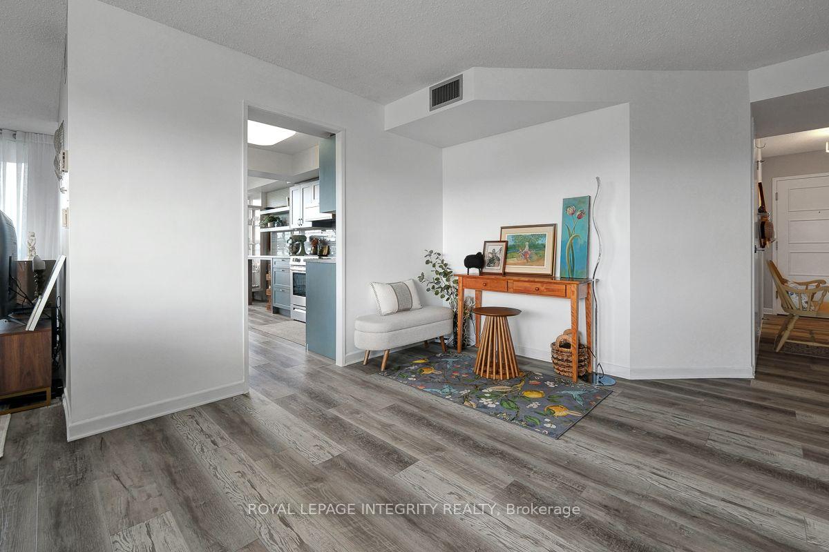 Photo 13 of Unit 1601, 1500 Riverside Drive, Ottawa, Riverview Park — HOMEH