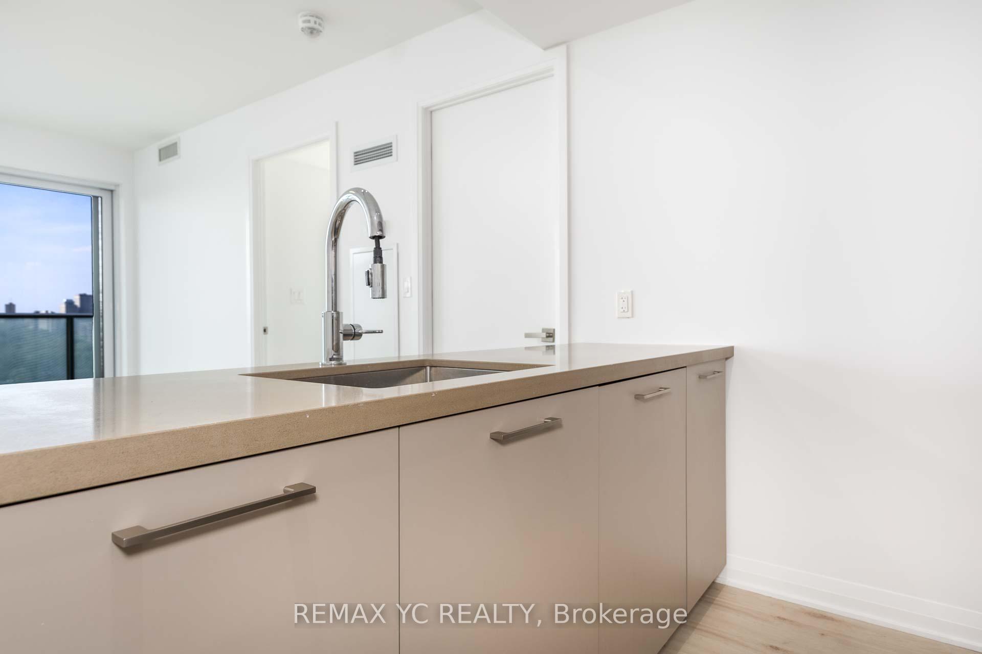 Photo 6 of Unit 1908, 99 Foxbar Road, Toronto, Yonge-St. Clair — HOMEH
