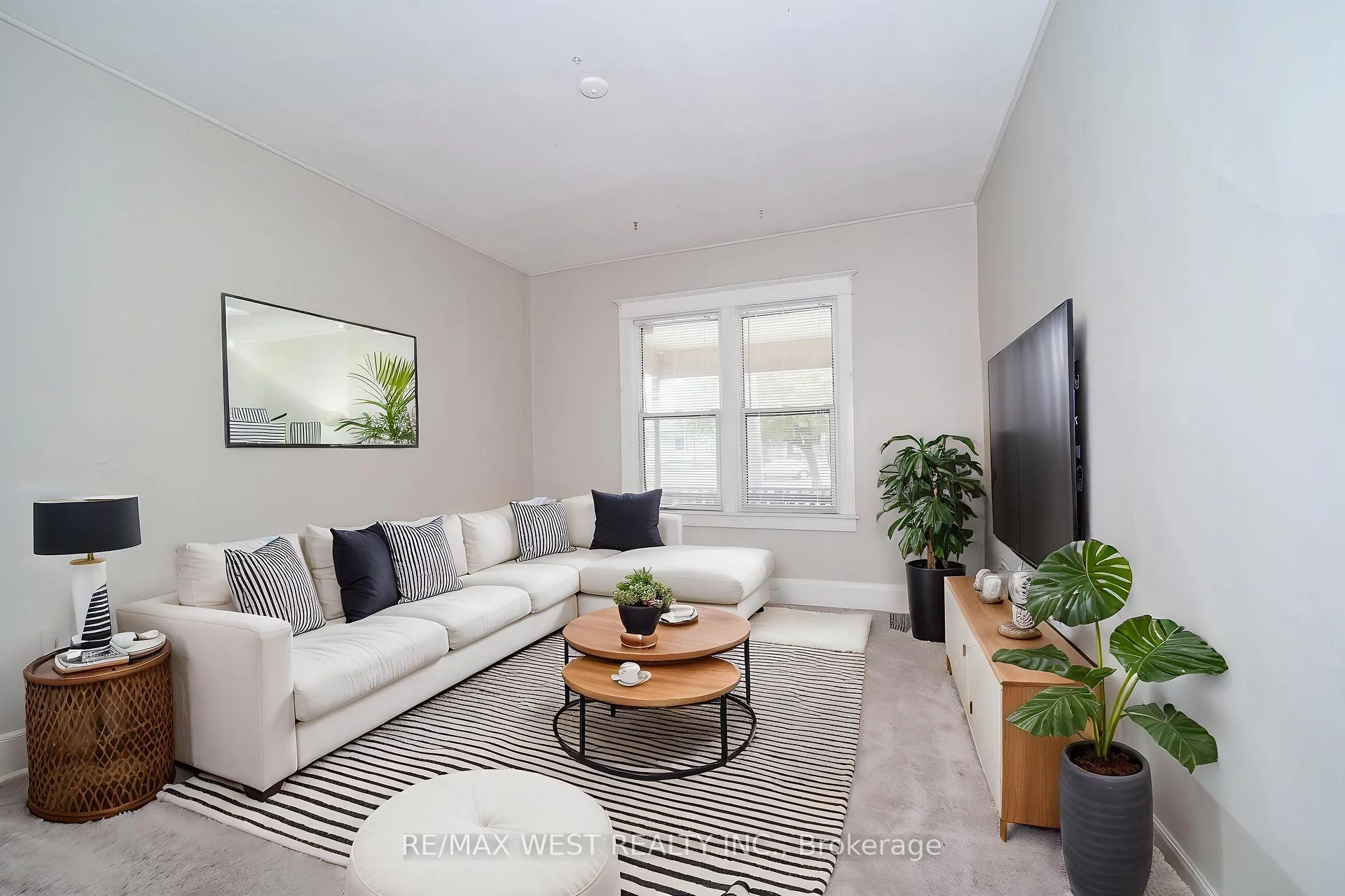 Photo 5 of 133 Clarke Street, Oshawa, Central — HOMEH