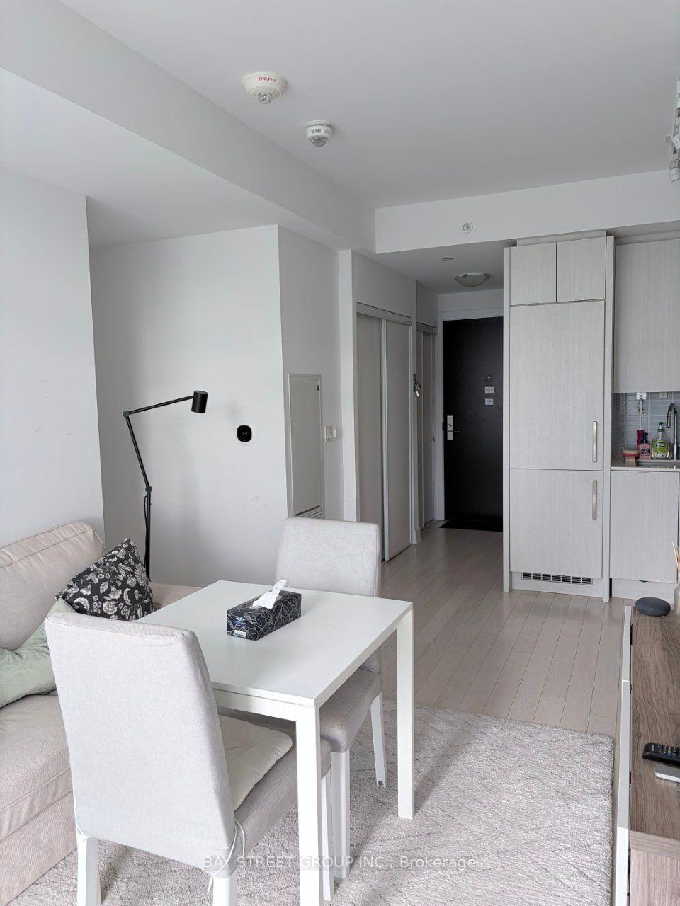Photo 4 of Unit 801, 181 Bedford Road, Toronto, The Annex — HOMEH