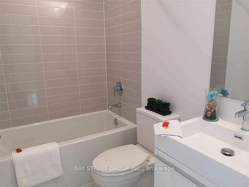 Photo 8 of Unit 801, 181 Bedford Road, Toronto, The Annex — HOMEH
