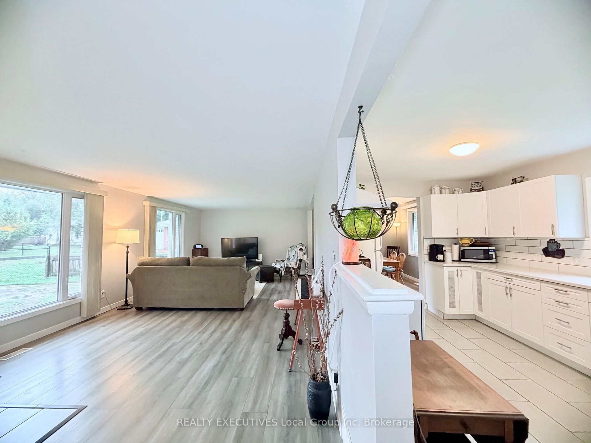 Photo 7 of 5 Ralph Place, North Bay, Ferris — HOMEH