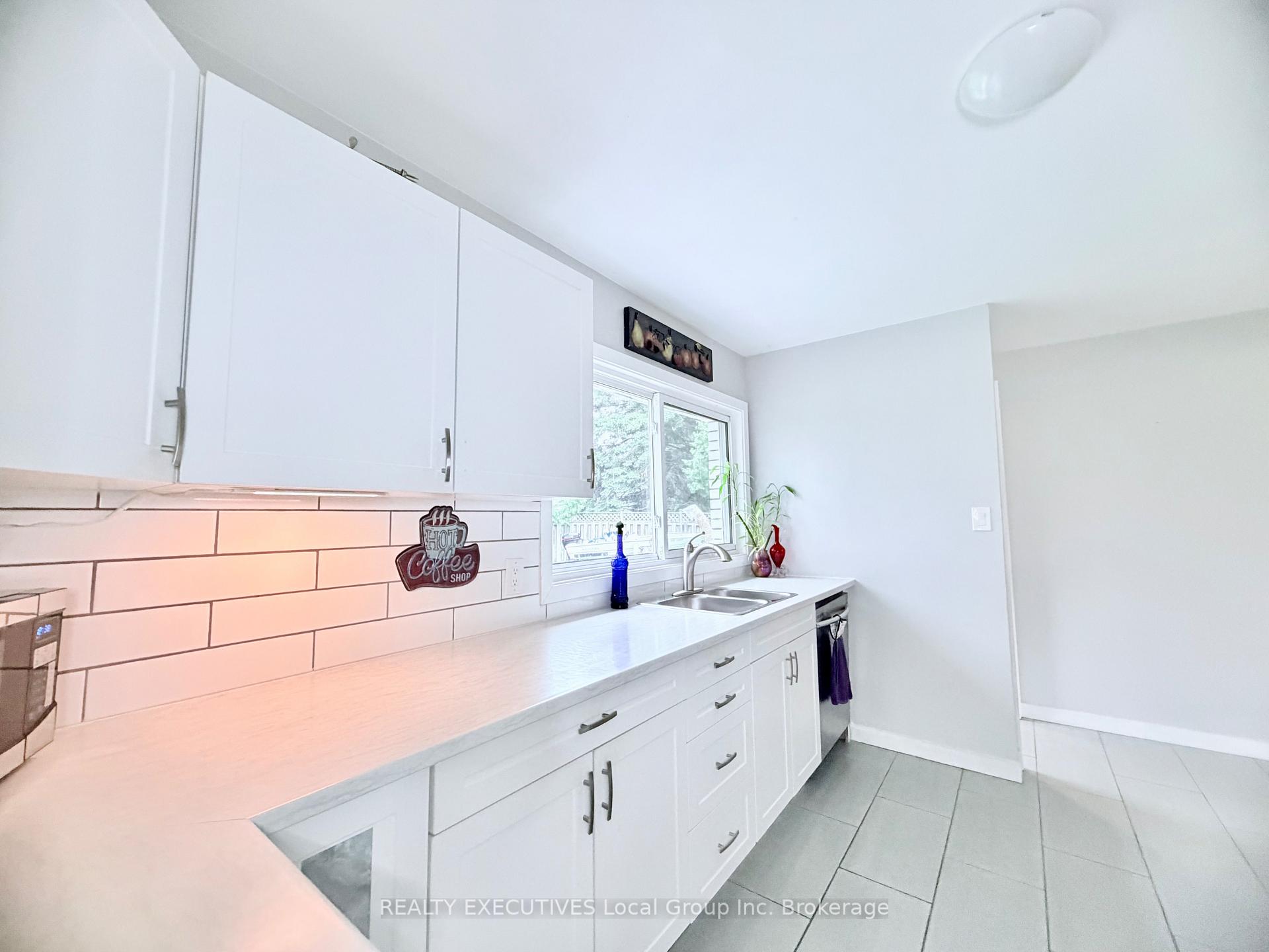 Photo 9 of 5 Ralph Place, North Bay, Ferris — HOMEH
