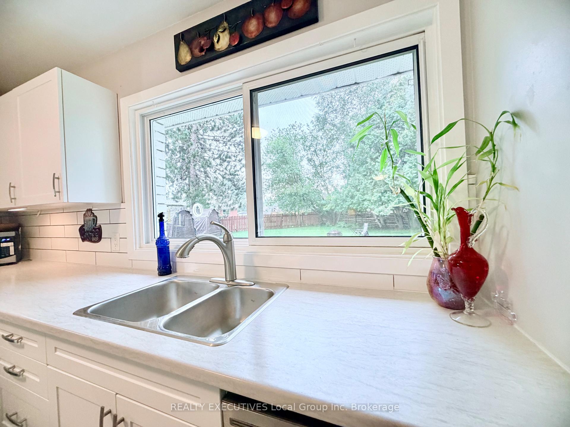 Photo 11 of 5 Ralph Place, North Bay, Ferris — HOMEH