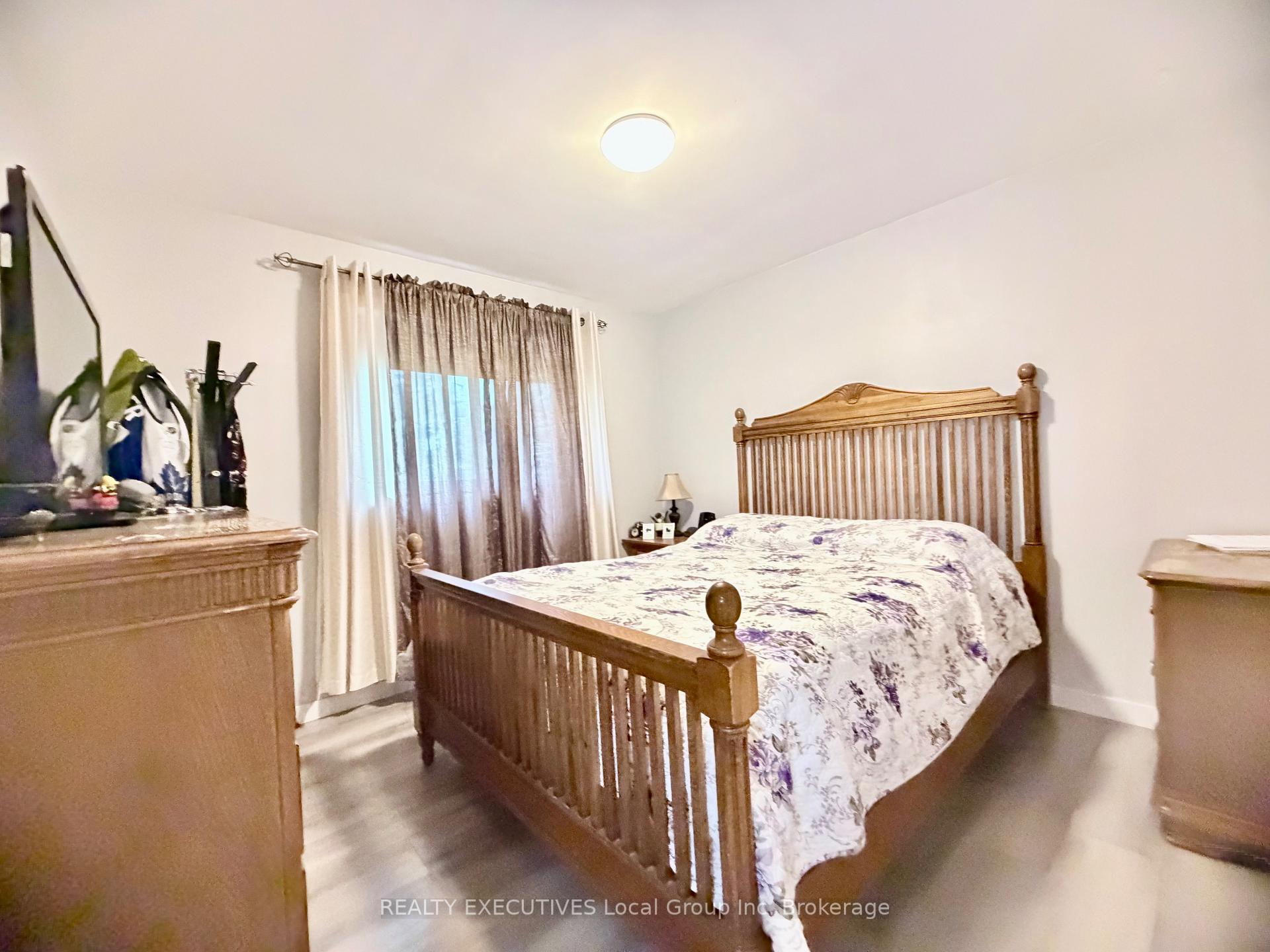 Photo 17 of 5 Ralph Place, North Bay, Ferris — HOMEH