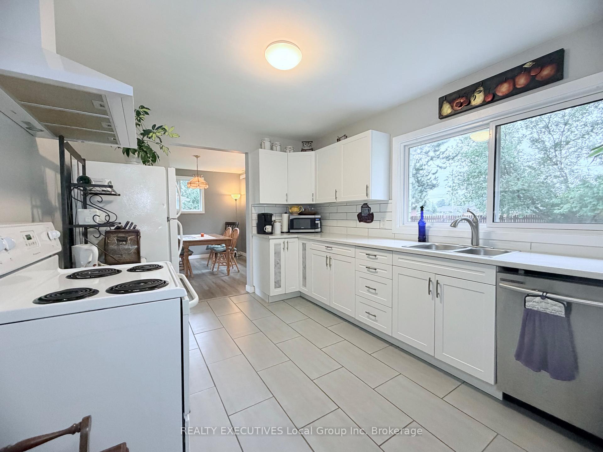 Photo 21 of 5 Ralph Place, North Bay, Ferris — HOMEH