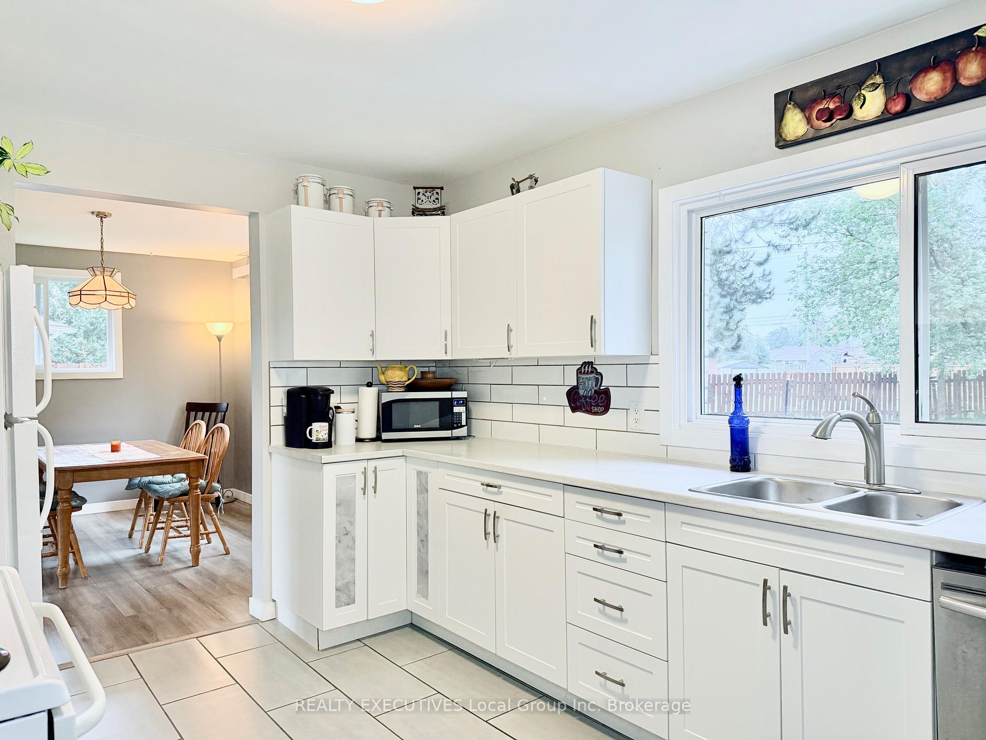 Photo 23 of 5 Ralph Place, North Bay, Ferris — HOMEH