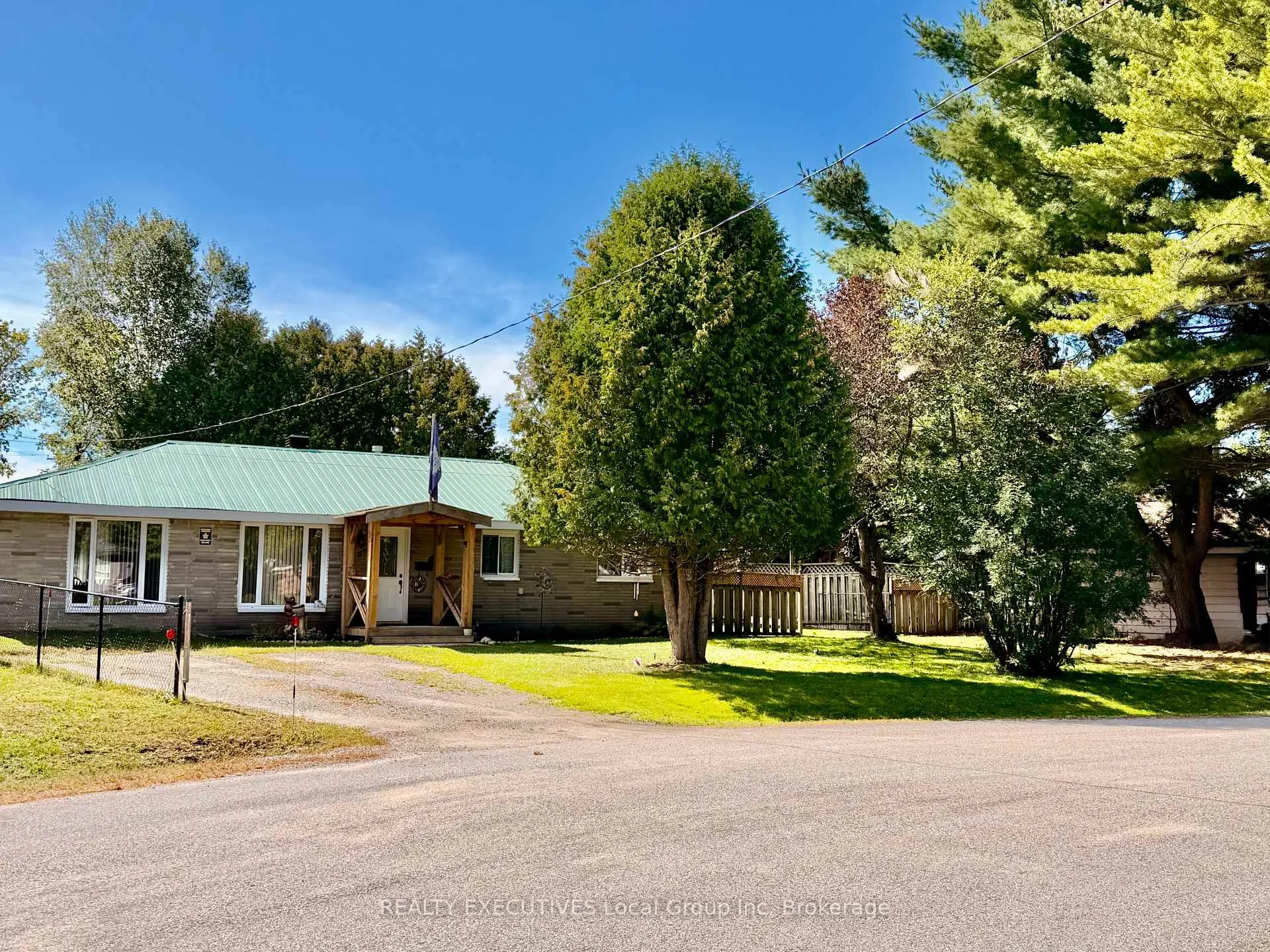 Photo 2 of 5 Ralph Place, North Bay, Ferris — HOMEH