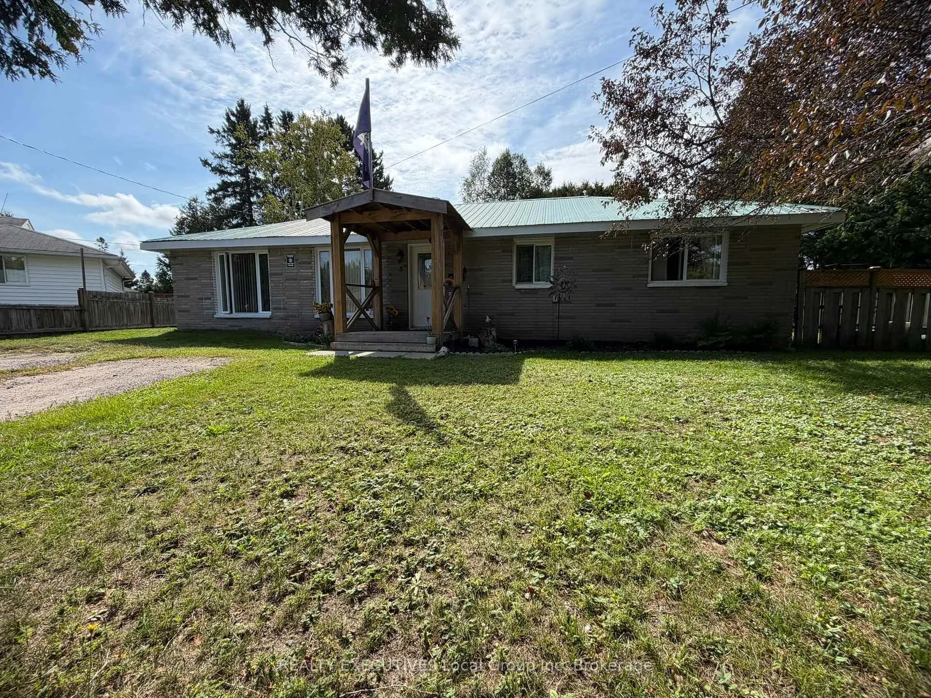 Photo 5 of 5 Ralph Place, North Bay, Ferris — HOMEH