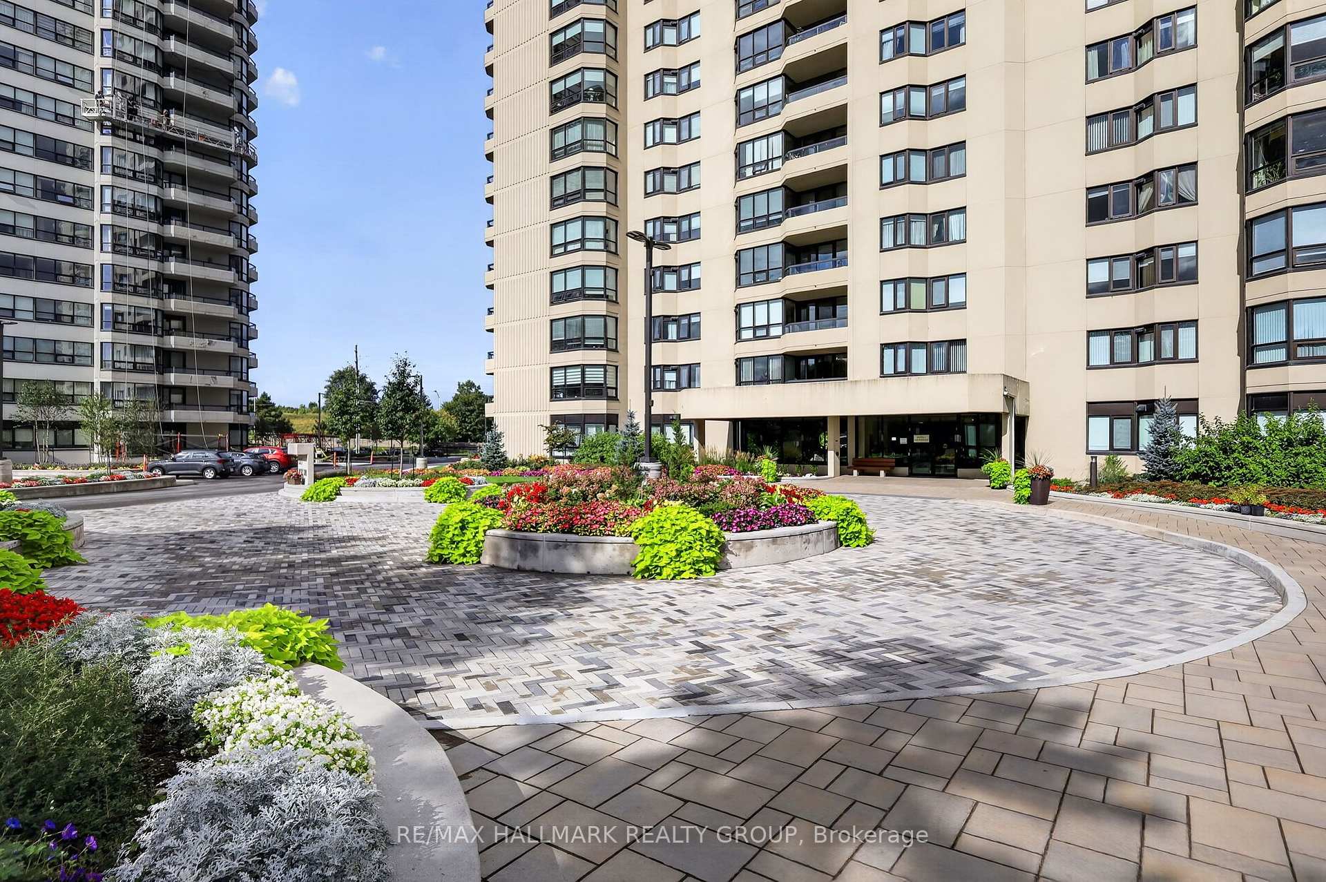 Photo 2 of Unit 2402, 1500 Riverside Drive, Ottawa, Riverview Park — HOMEH