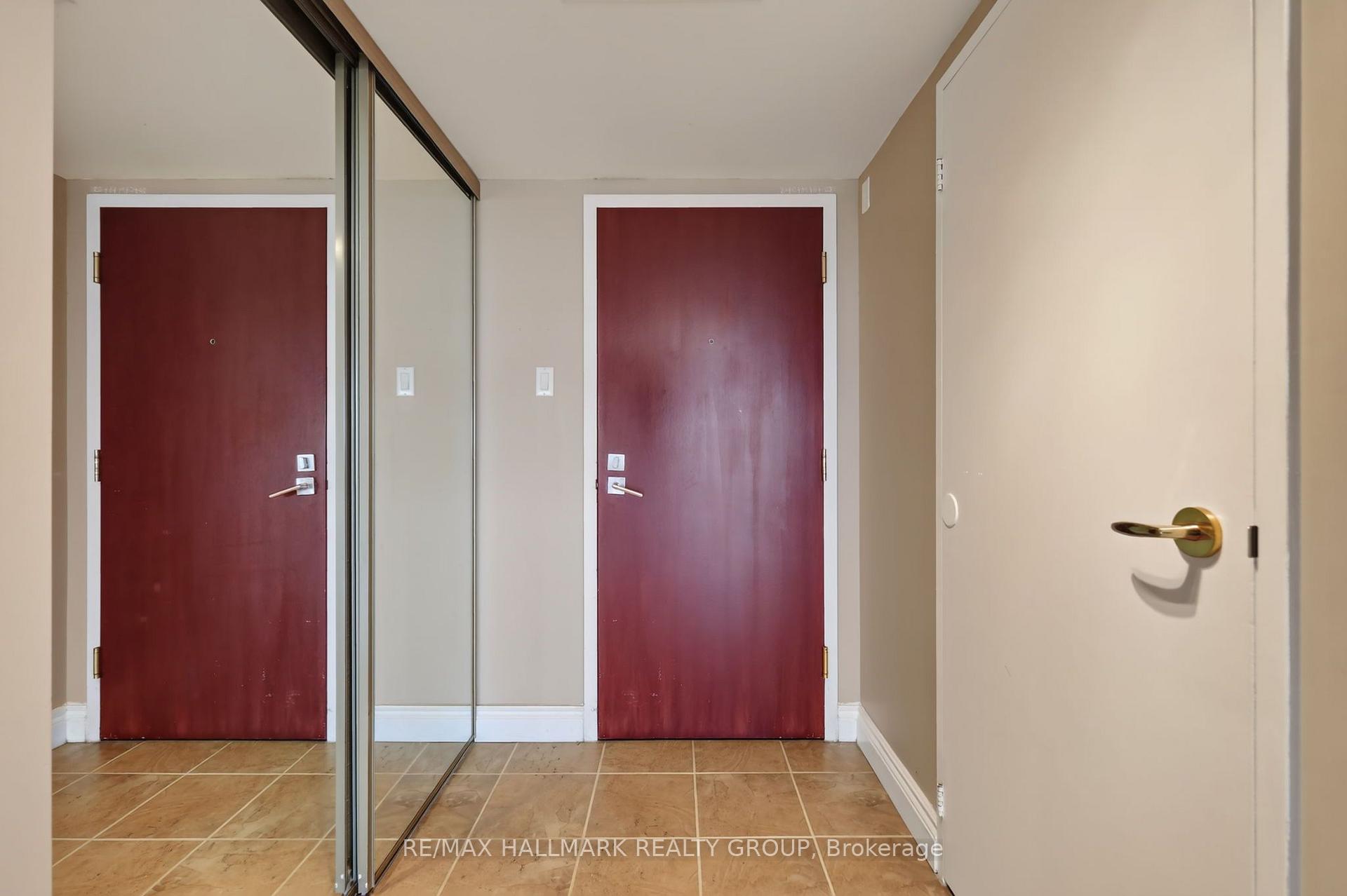 Photo 6 of Unit 2402, 1500 Riverside Drive, Ottawa, Riverview Park — HOMEH
