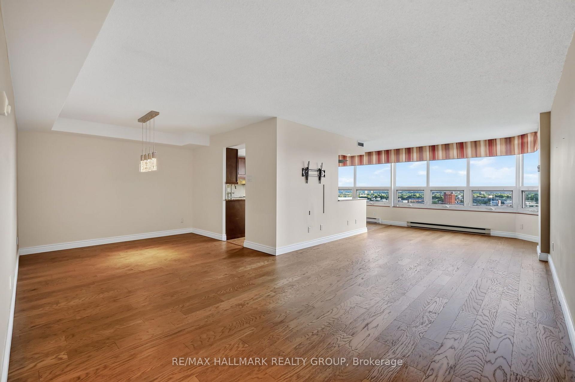 Photo 8 of Unit 2402, 1500 Riverside Drive, Ottawa, Riverview Park — HOMEH