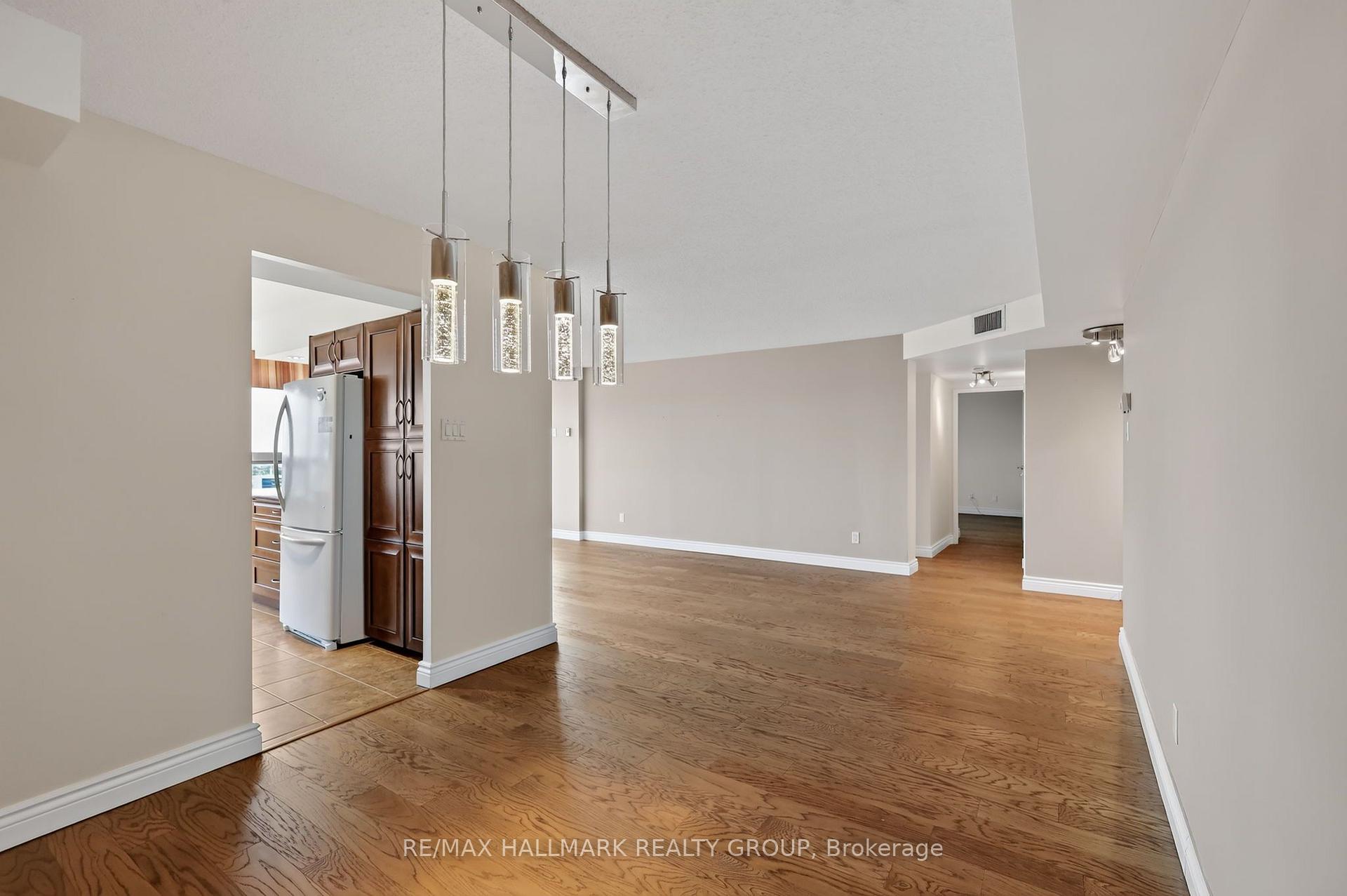 Photo 12 of Unit 2402, 1500 Riverside Drive, Ottawa, Riverview Park — HOMEH
