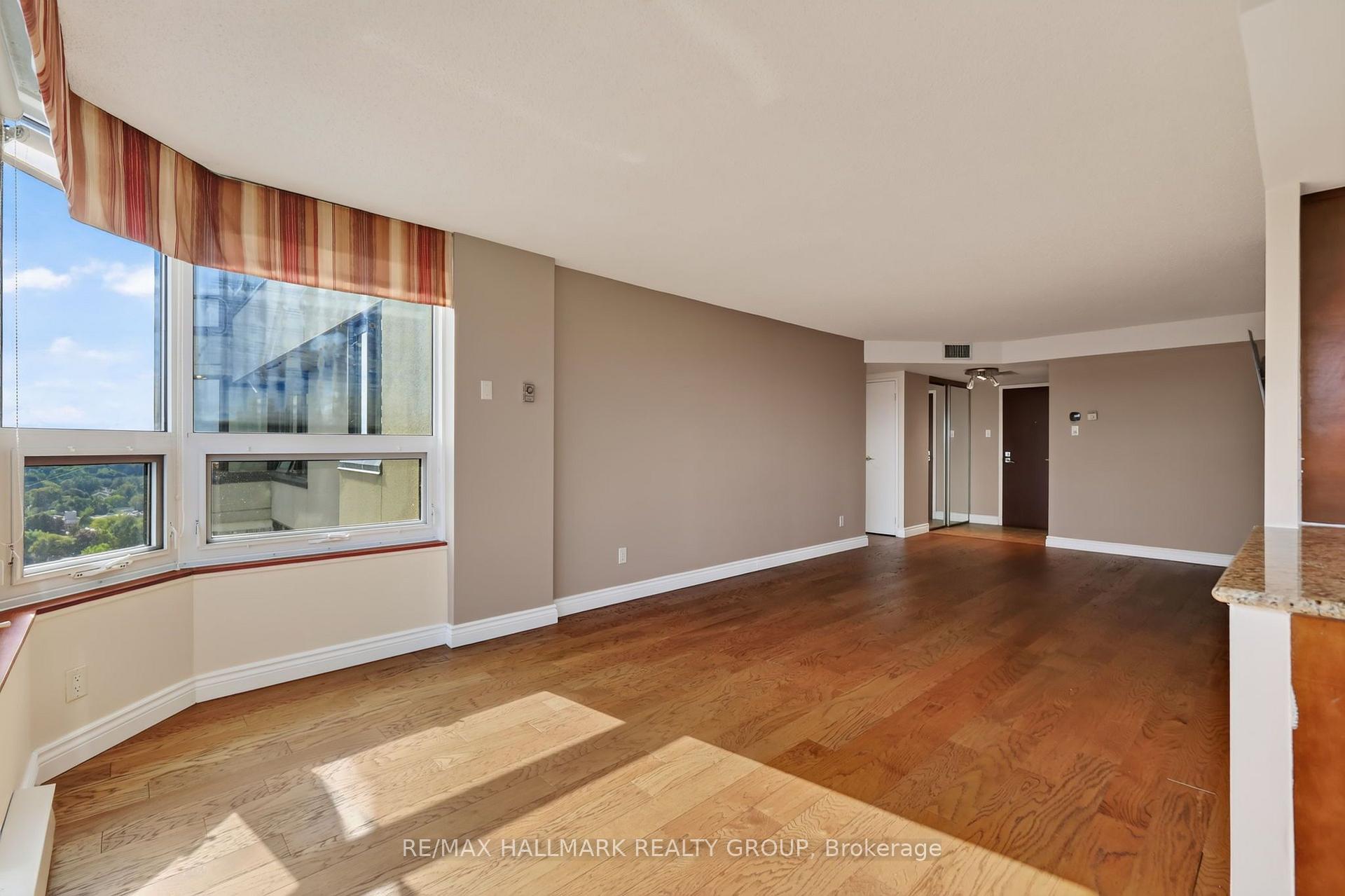 Photo 13 of Unit 2402, 1500 Riverside Drive, Ottawa, Riverview Park — HOMEH