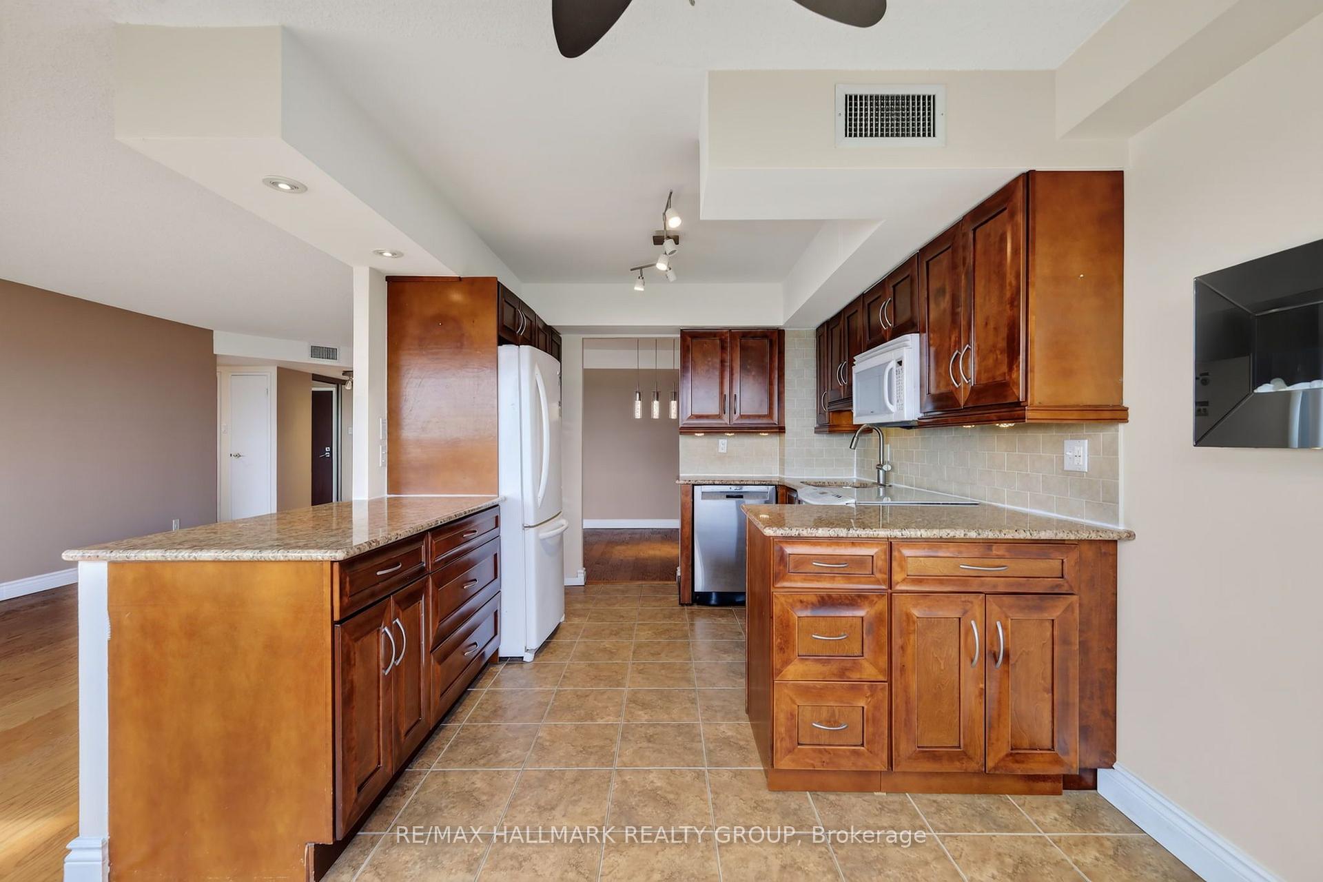 Photo 18 of Unit 2402, 1500 Riverside Drive, Ottawa, Riverview Park — HOMEH