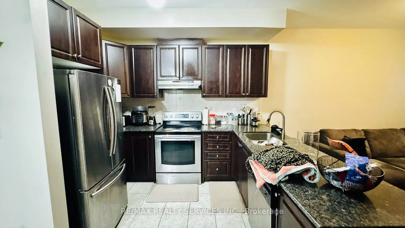 Photo 14 of 8 Rabbit Run Way, Brampton, Heart Lake East — HOMEH
