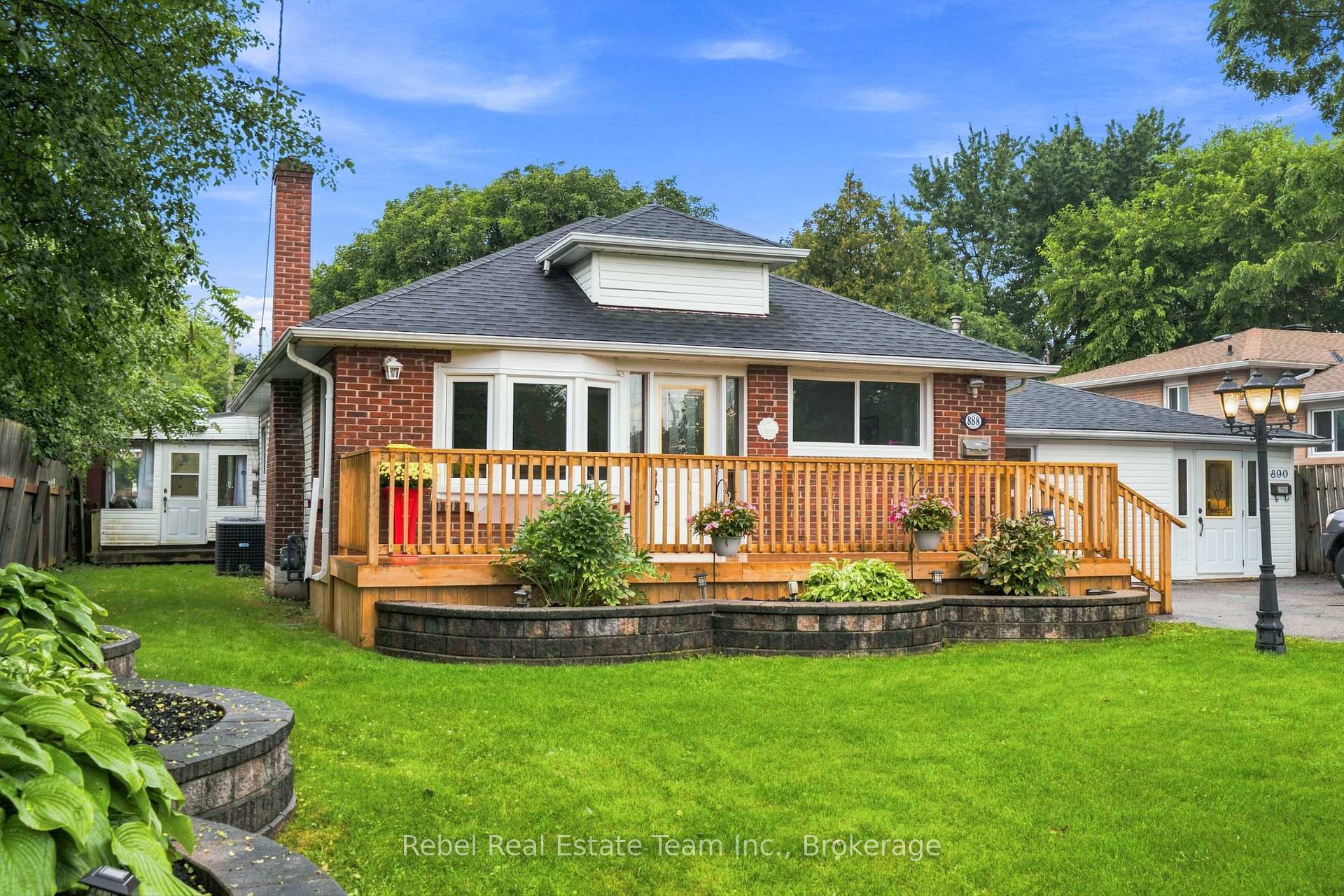 Photo 2 of 888-890 Liverpool Road, Pickering, Bay Ridges — HOMEH
