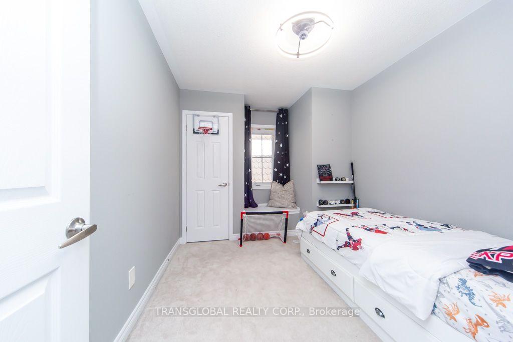 Photo 11 of 38 Minlow Way, Aurora, Rural Aurora — HOMEH