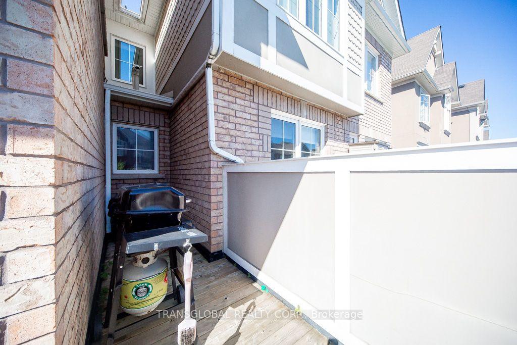 Photo 16 of 38 Minlow Way, Aurora, Rural Aurora — HOMEH