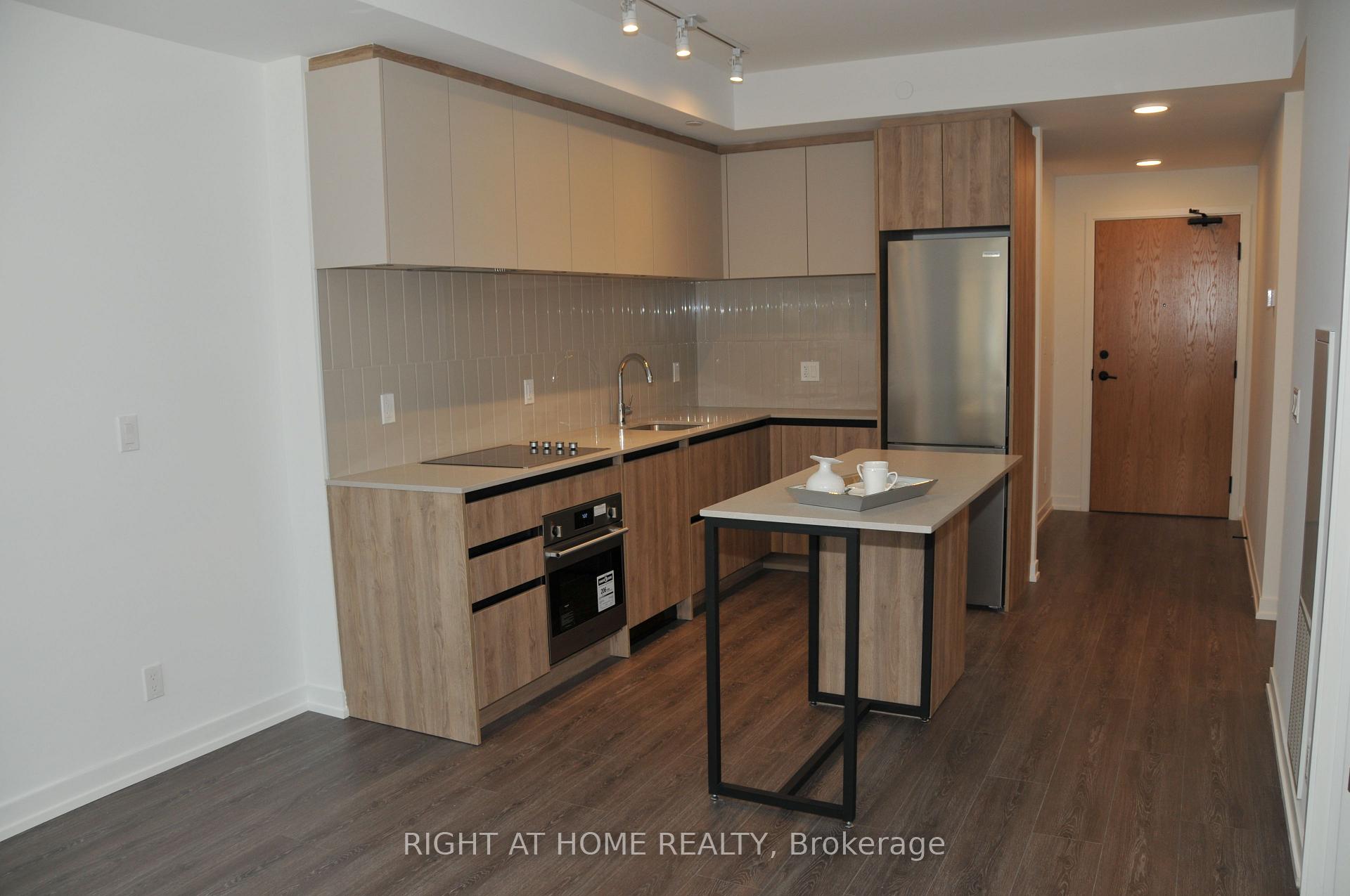 Photo 2 of Unit 221, 8 Beverley Glen Boulevard, Vaughan, Beverley Glen — HOMEH