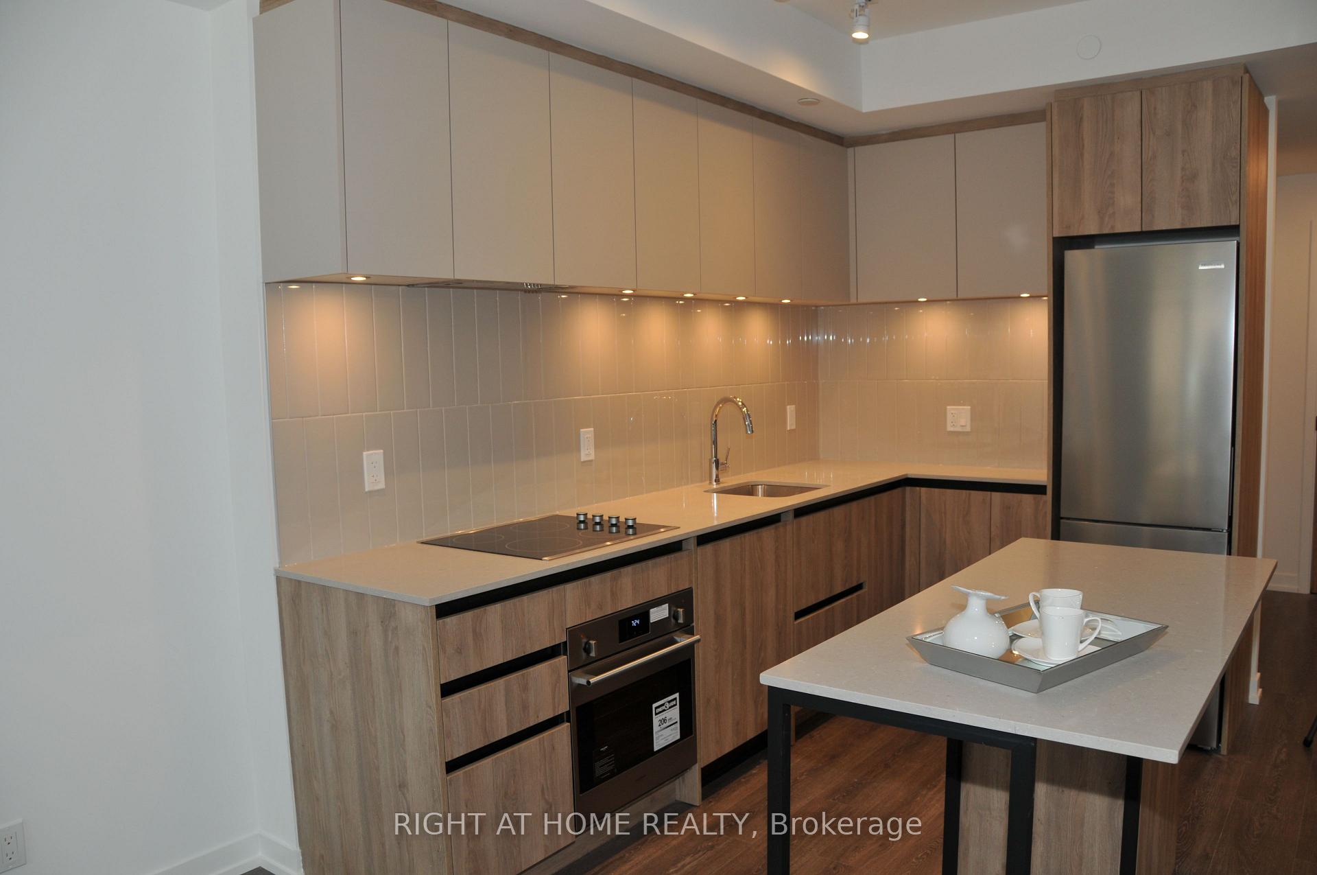 Photo 3 of Unit 221, 8 Beverley Glen Boulevard, Vaughan, Beverley Glen — HOMEH