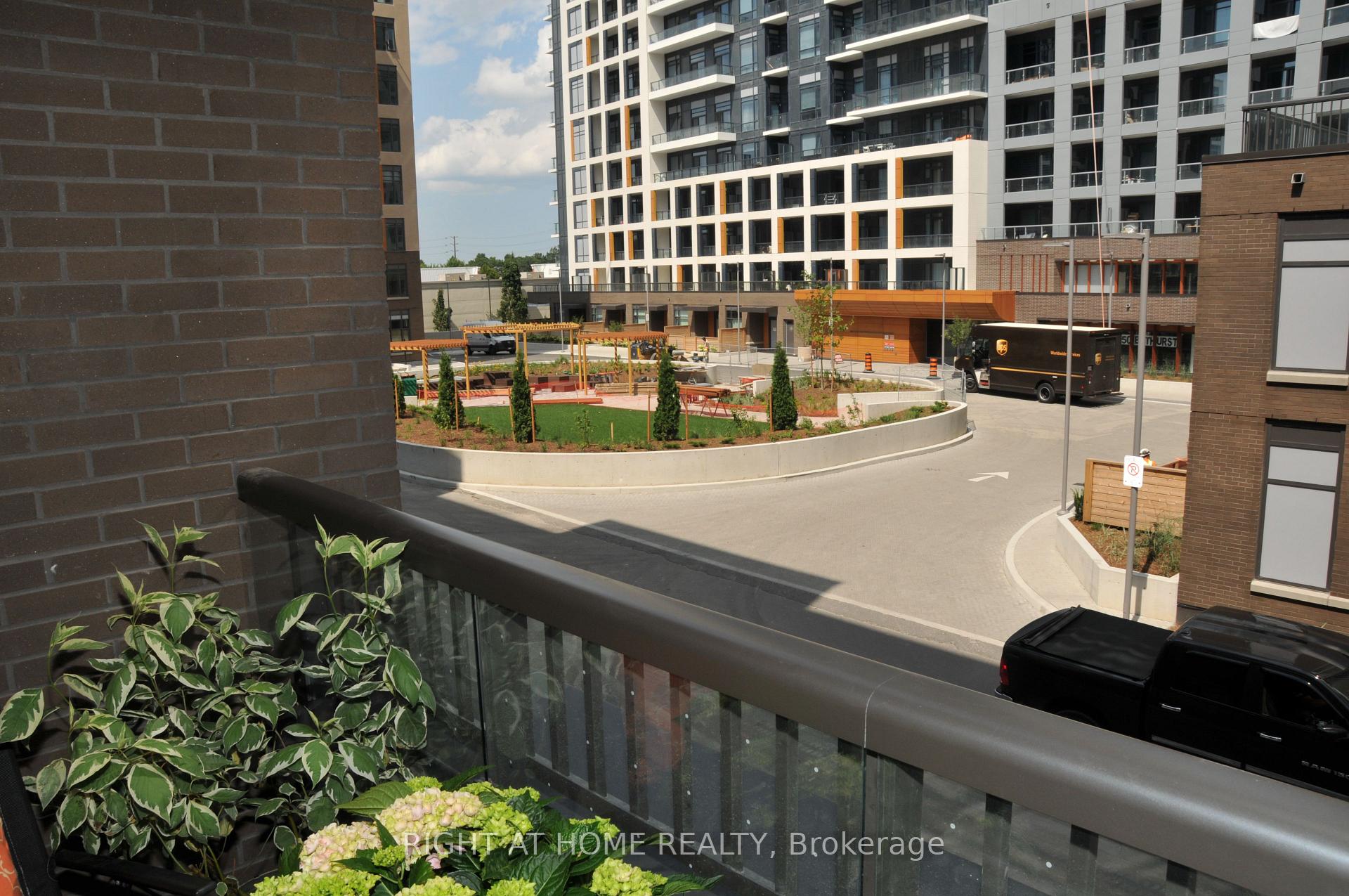 Photo 10 of Unit 221, 8 Beverley Glen Boulevard, Vaughan, Beverley Glen — HOMEH