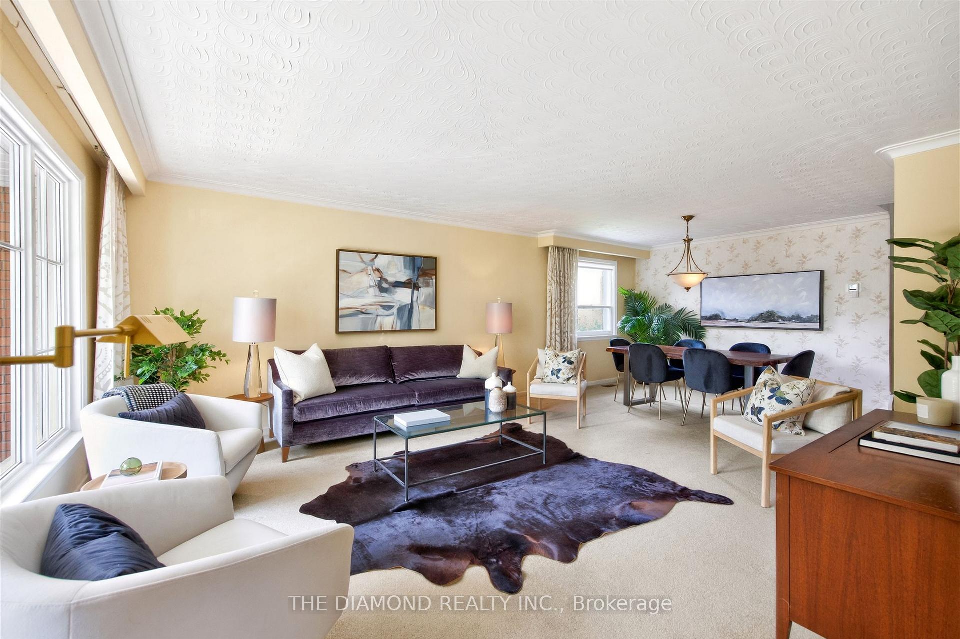 Photo 8 of 11 Swordbill Drive, Etobicoke, Edenbridge-Humber Valley — HOMEH