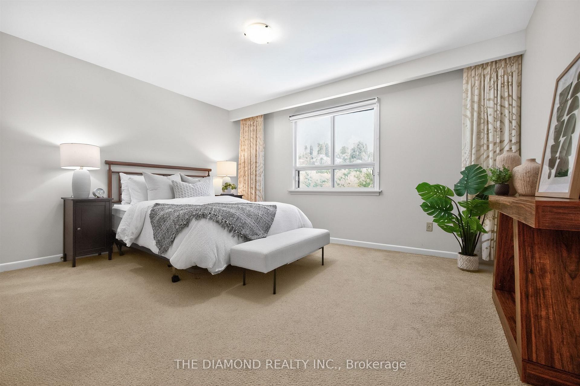 Photo 11 of 11 Swordbill Drive, Etobicoke, Edenbridge-Humber Valley — HOMEH