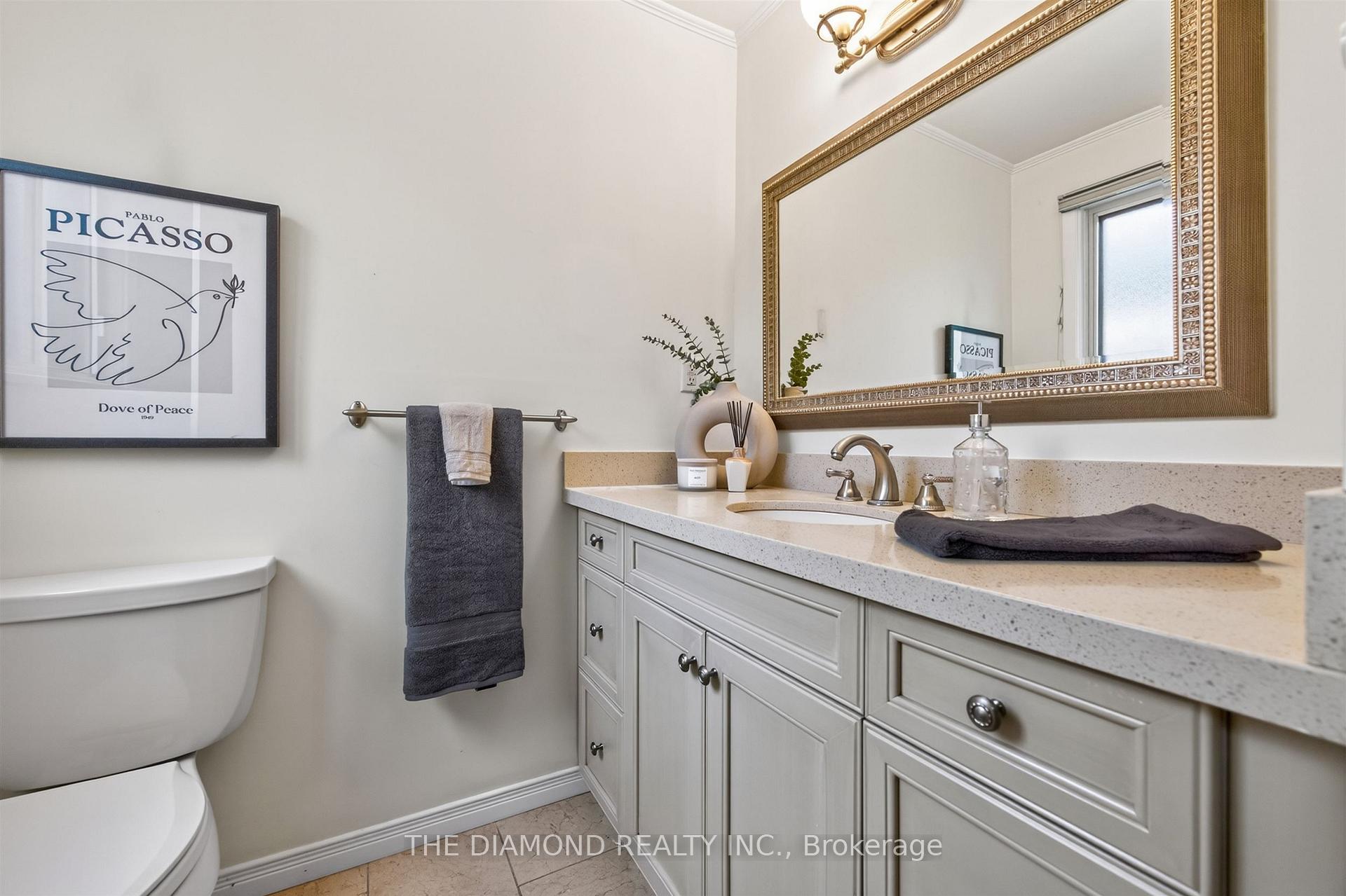 Photo 20 of 11 Swordbill Drive, Etobicoke, Edenbridge-Humber Valley — HOMEH