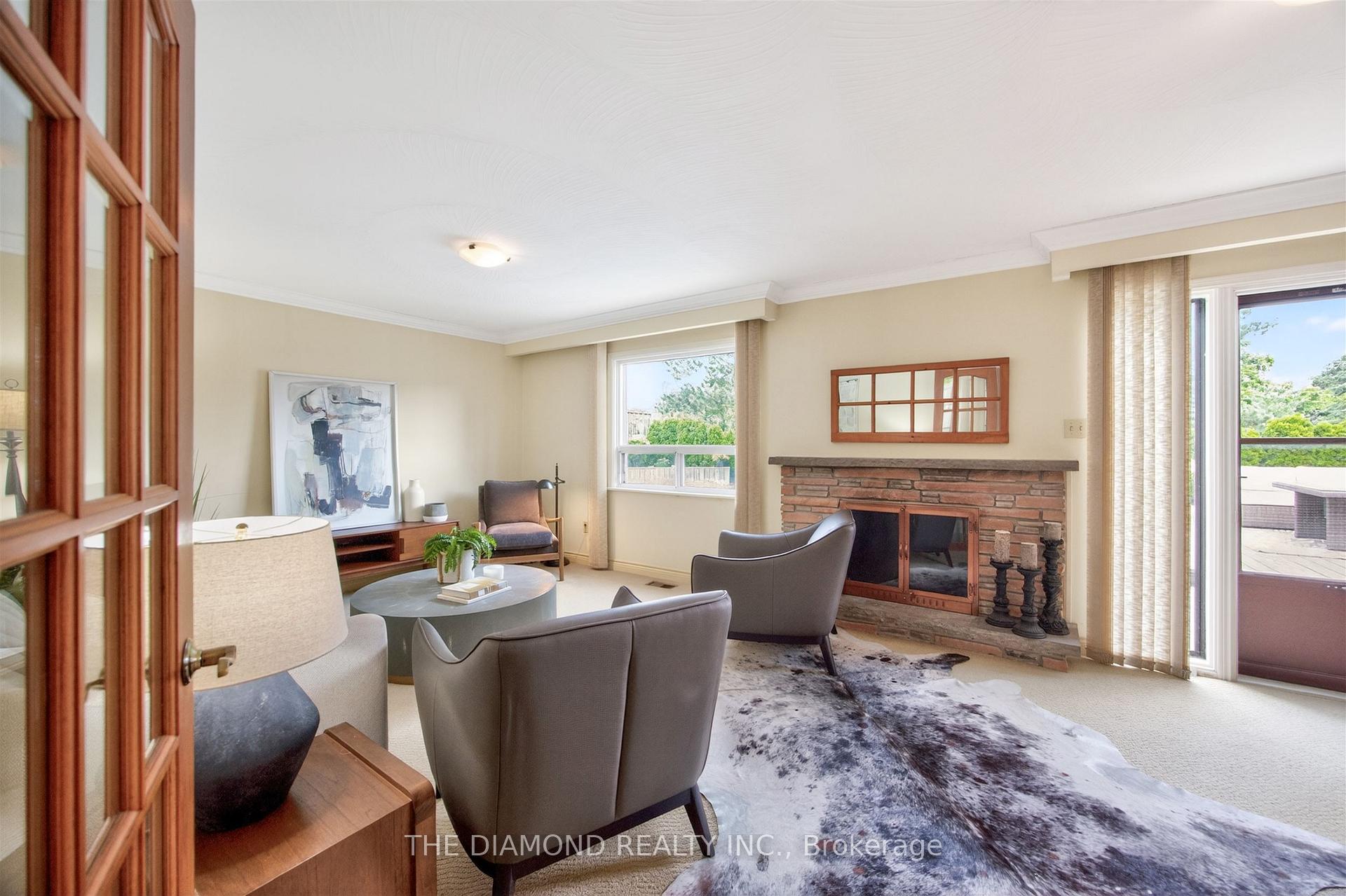 Photo 22 of 11 Swordbill Drive, Etobicoke, Edenbridge-Humber Valley — HOMEH
