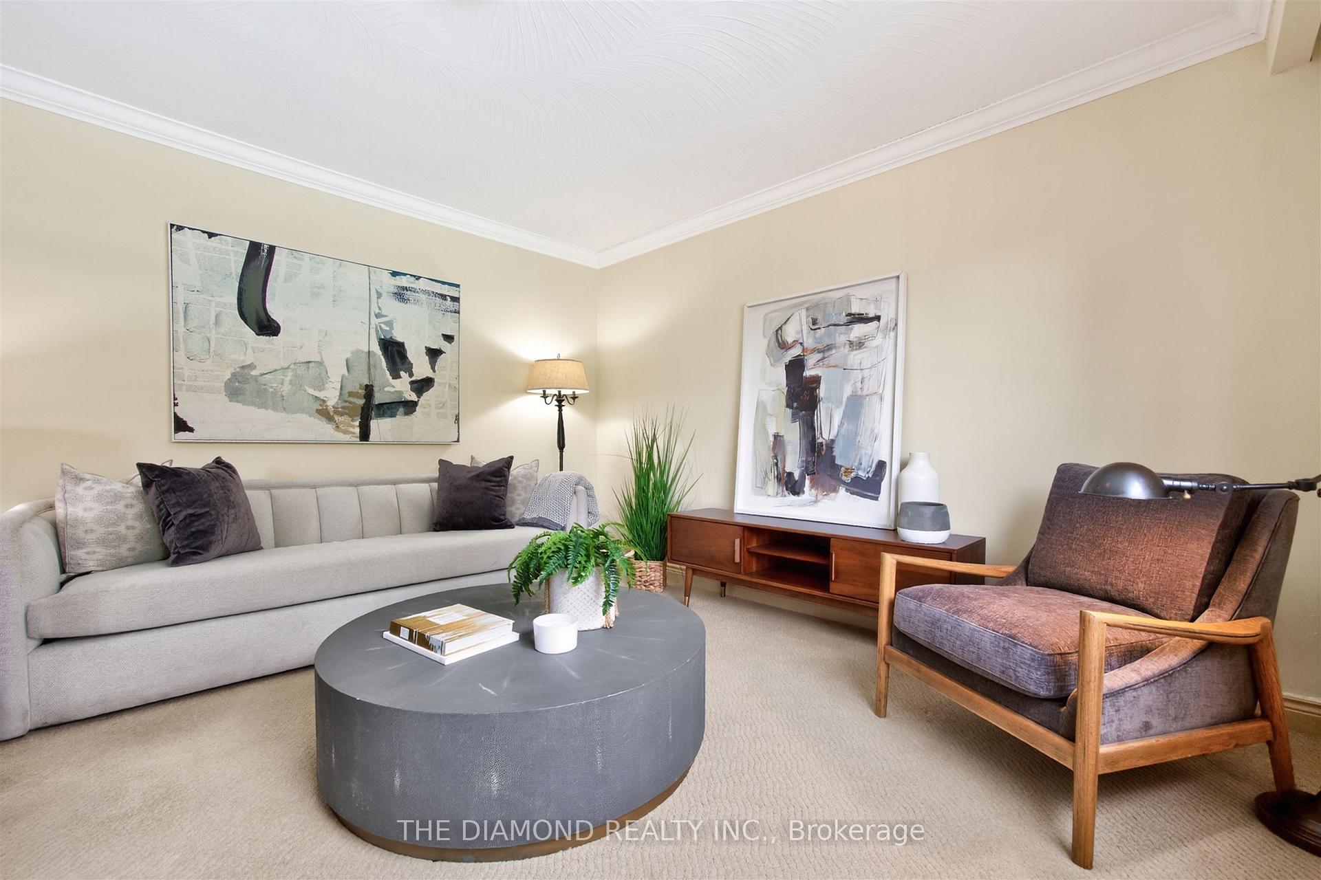 Photo 23 of 11 Swordbill Drive, Etobicoke, Edenbridge-Humber Valley — HOMEH