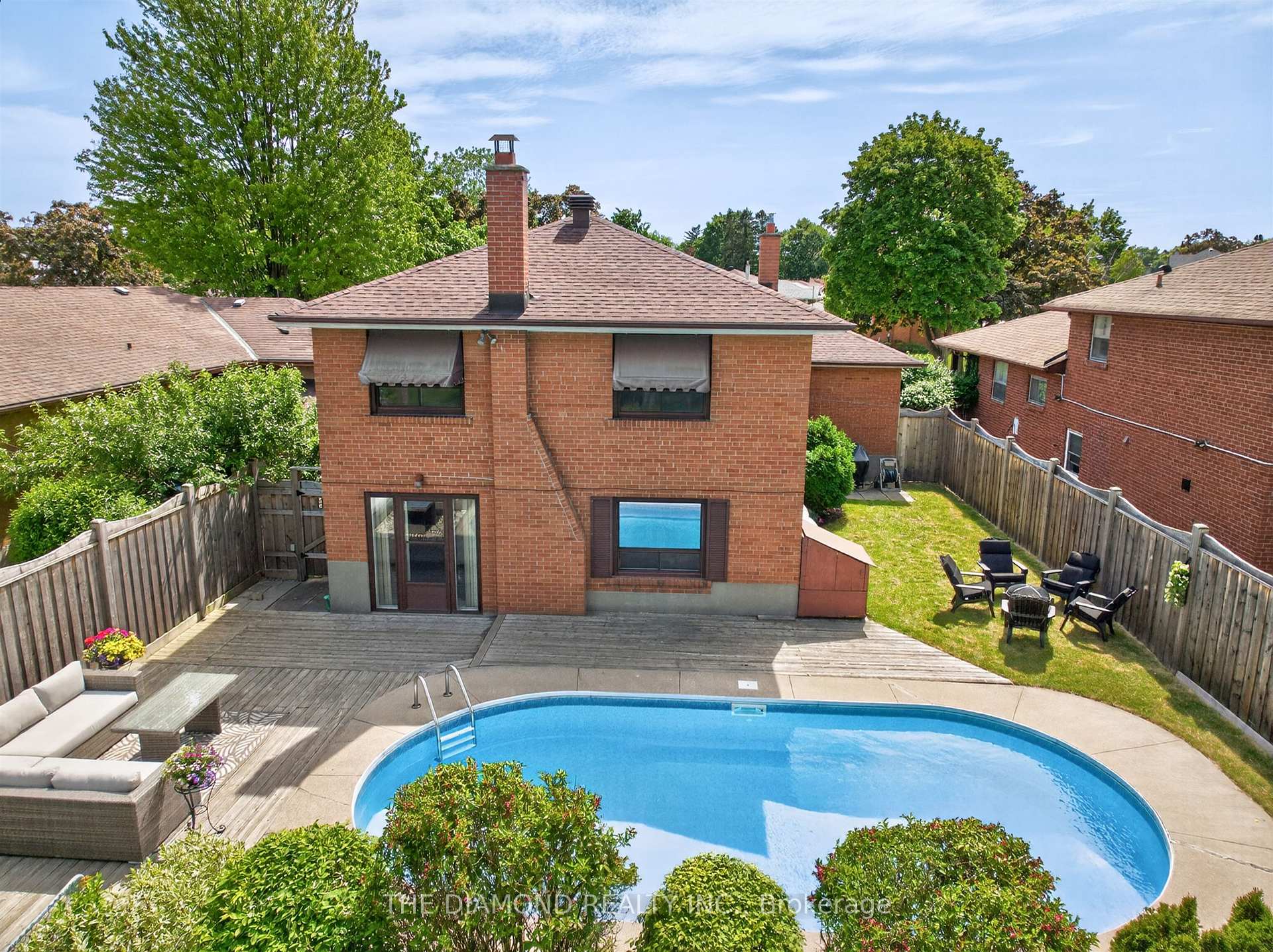 Photo 38 of 11 Swordbill Drive, Etobicoke, Edenbridge-Humber Valley — HOMEH