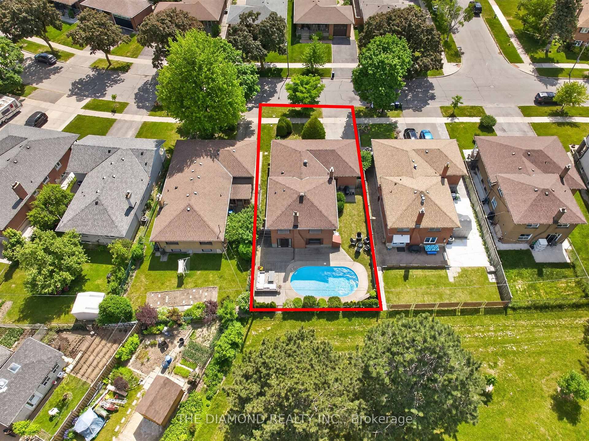 Photo 43 of 11 Swordbill Drive, Etobicoke, Edenbridge-Humber Valley — HOMEH