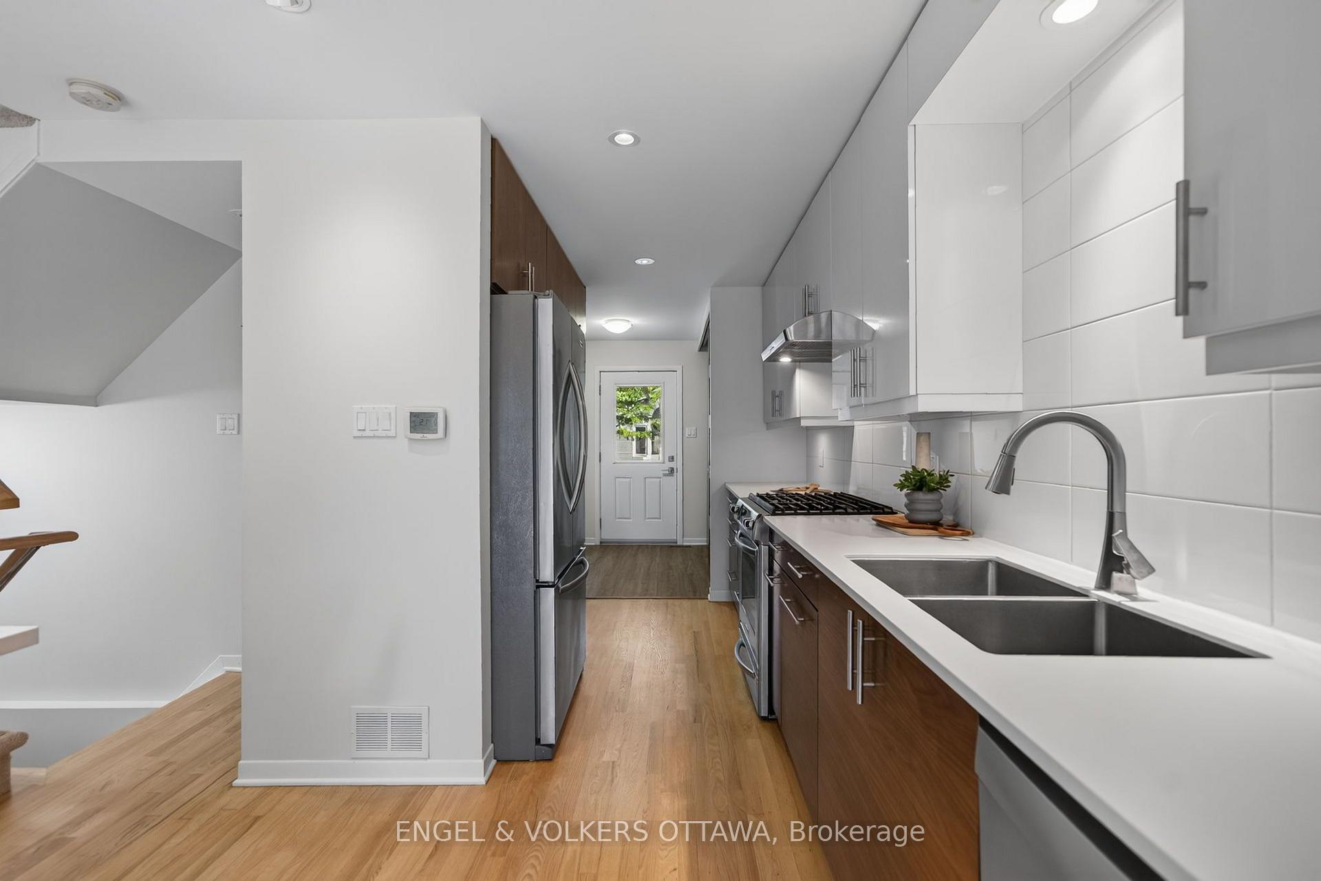 Photo 5 of 22 Chestnut Street, Ottawa, Ottawa East — HOMEH