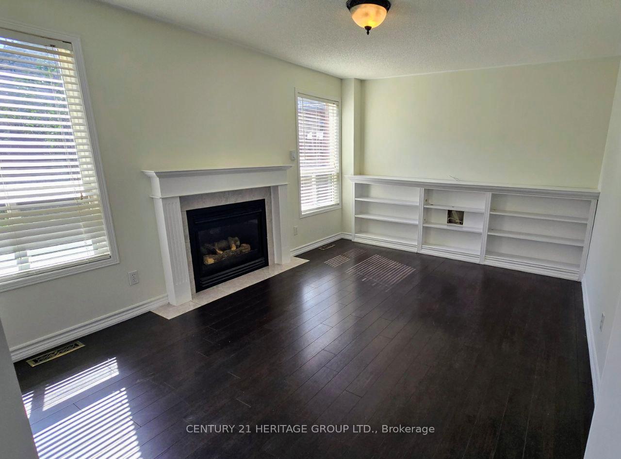 Photo 12 of 482 Ferndale Drive N, Barrie, Northwest — HOMEH