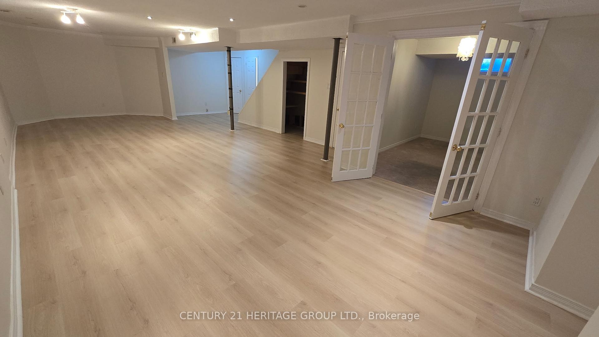 Photo 19 of 482 Ferndale Drive N, Barrie, Northwest — HOMEH