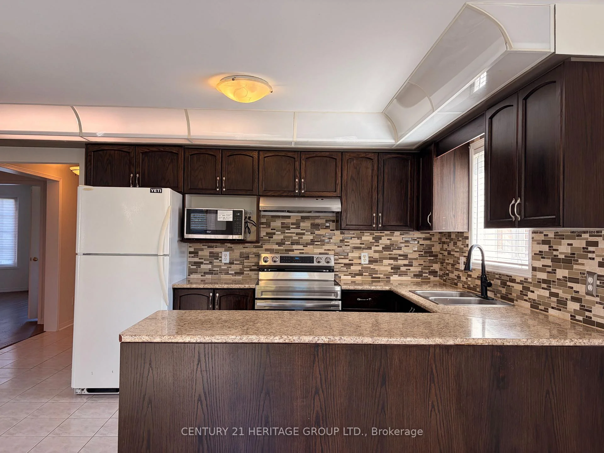 Photo 9 of 482 Ferndale Drive N, Barrie, Northwest — HOMEH