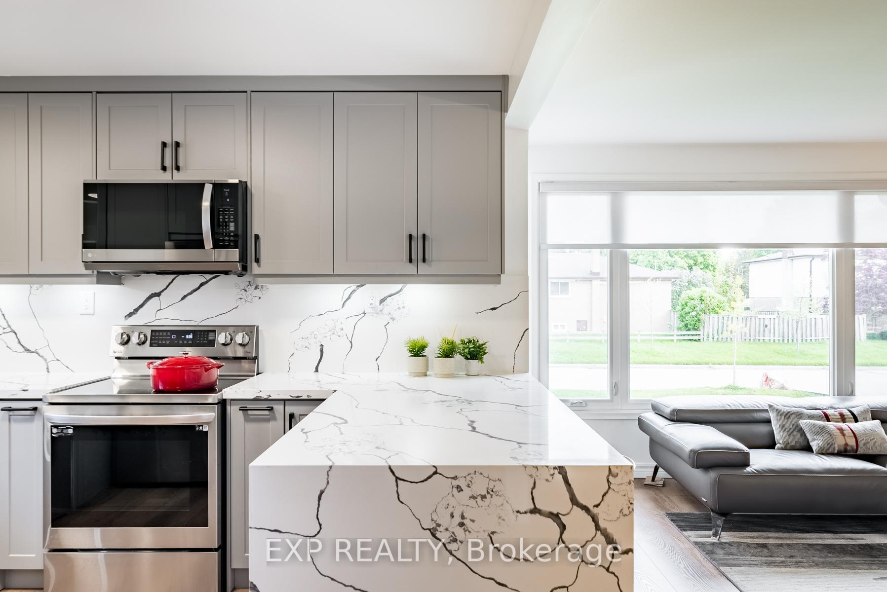 Photo 13 of 870 Modlin Road, Pickering, Bay Ridges — HOMEH