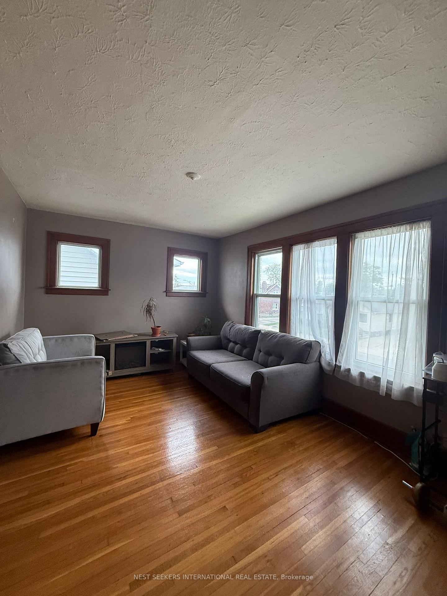 Photo 3 of 2257-59 Howard Avenue, Windsor — HOMEH