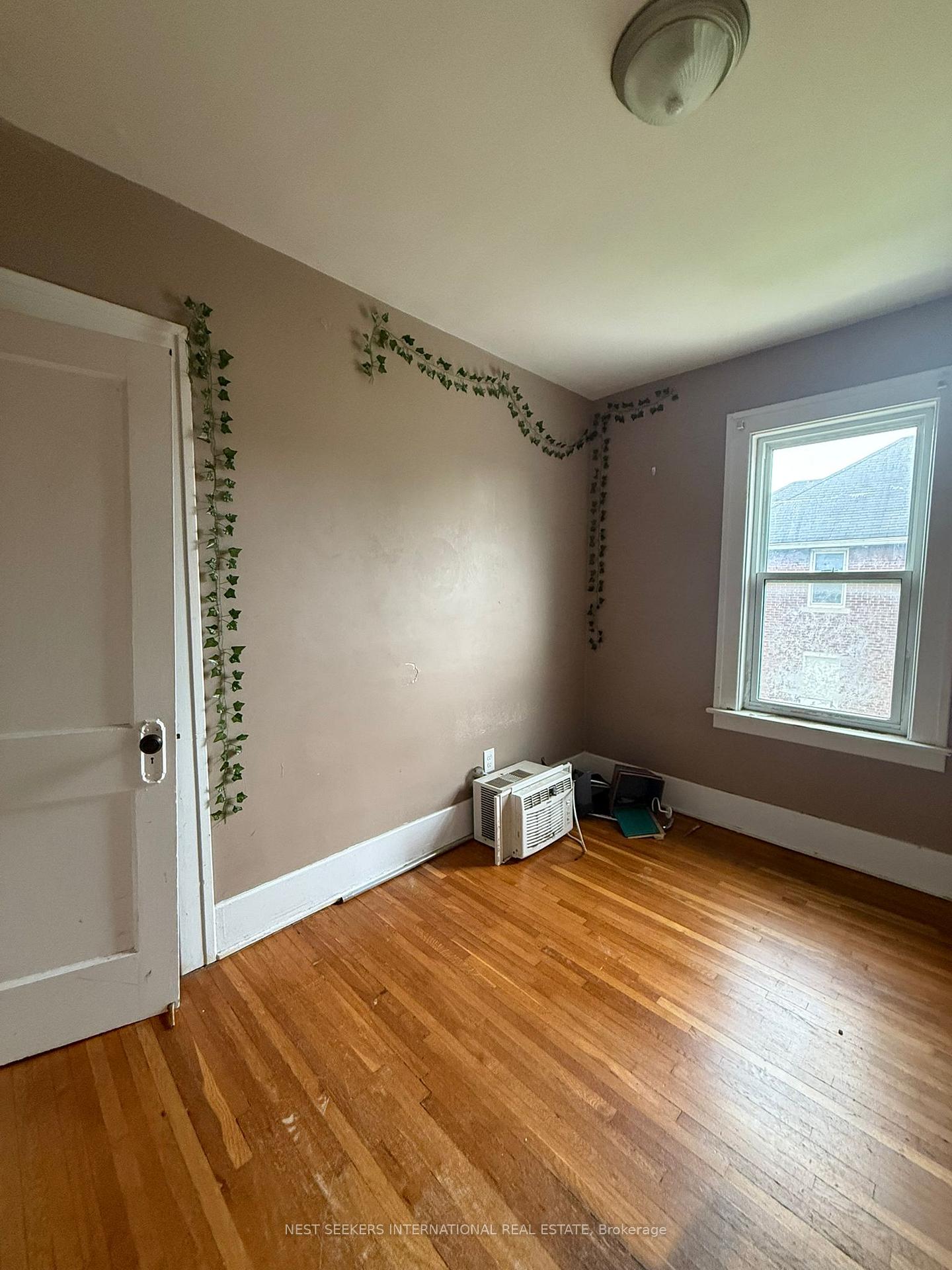 Photo 6 of 2257-59 Howard Avenue, Windsor — HOMEH