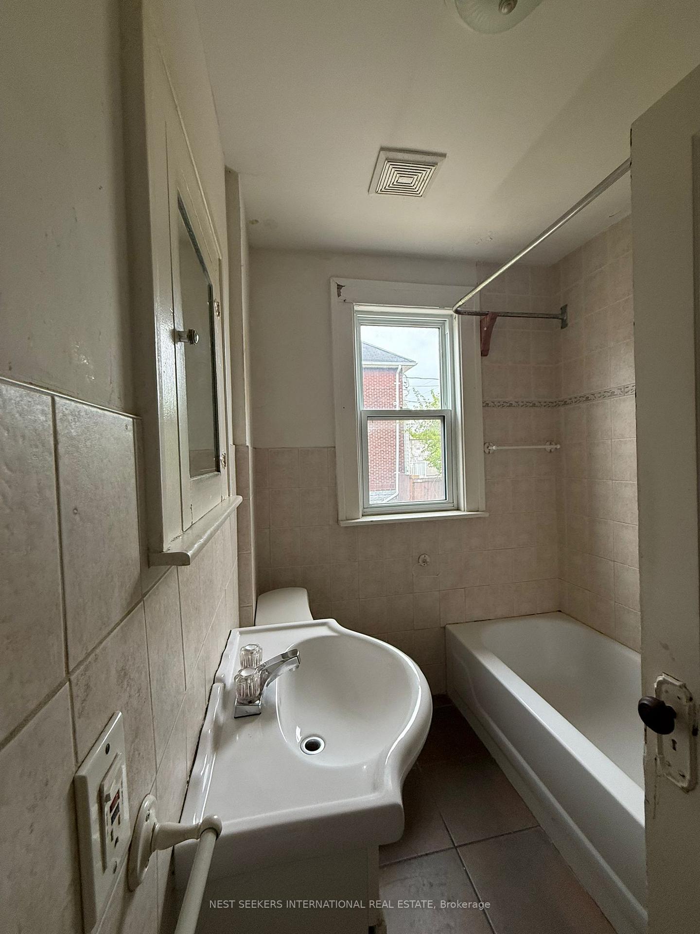 Photo 14 of 2257-59 Howard Avenue, Windsor — HOMEH