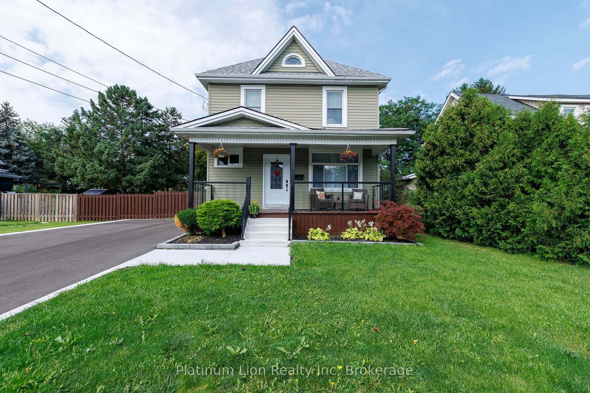 Photo 1 of 11 Fairview Road, Grimsby, Grimsby Beach — HOMEH