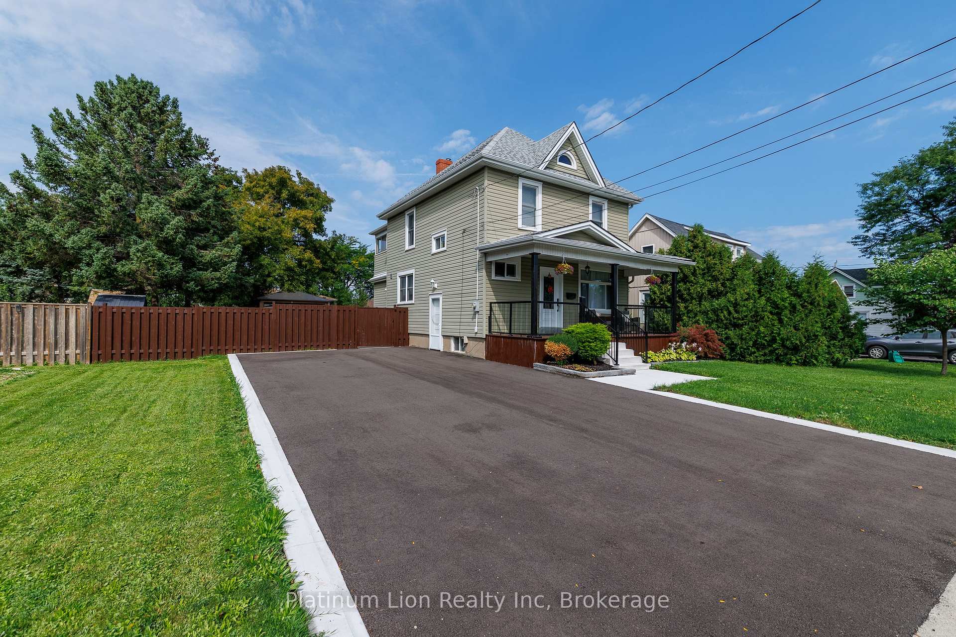 Photo 3 of 11 Fairview Road, Grimsby, Grimsby Beach — HOMEH