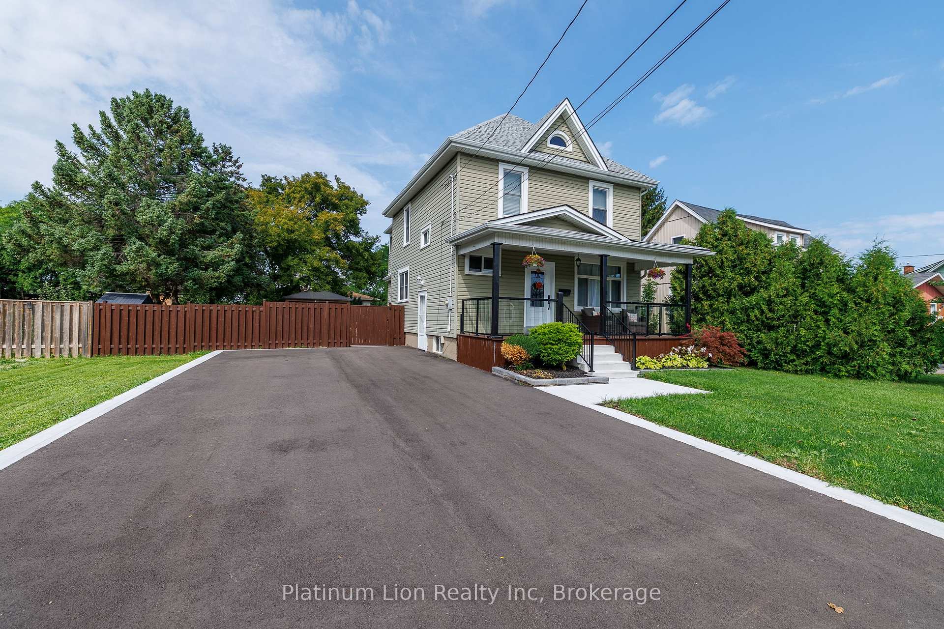 Photo 4 of 11 Fairview Road, Grimsby, Grimsby Beach — HOMEH