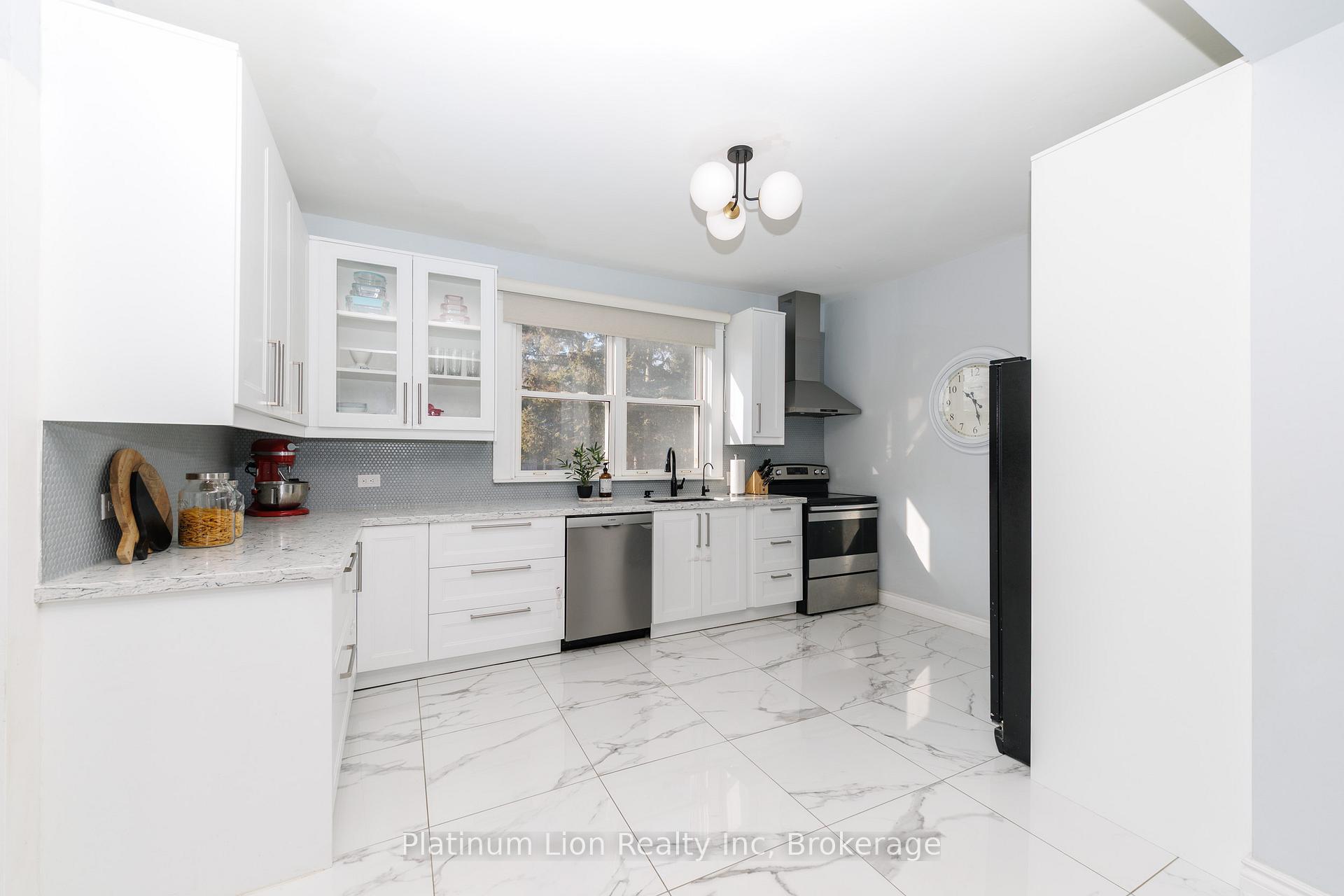 Photo 10 of 11 Fairview Road, Grimsby, Grimsby Beach — HOMEH