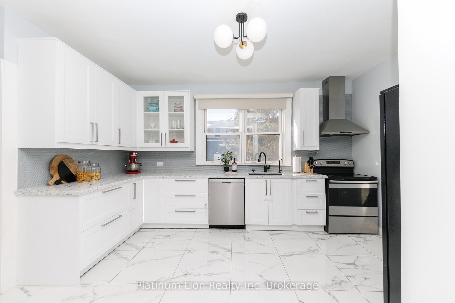Photo 11 of 11 Fairview Road, Grimsby, Grimsby Beach — HOMEH