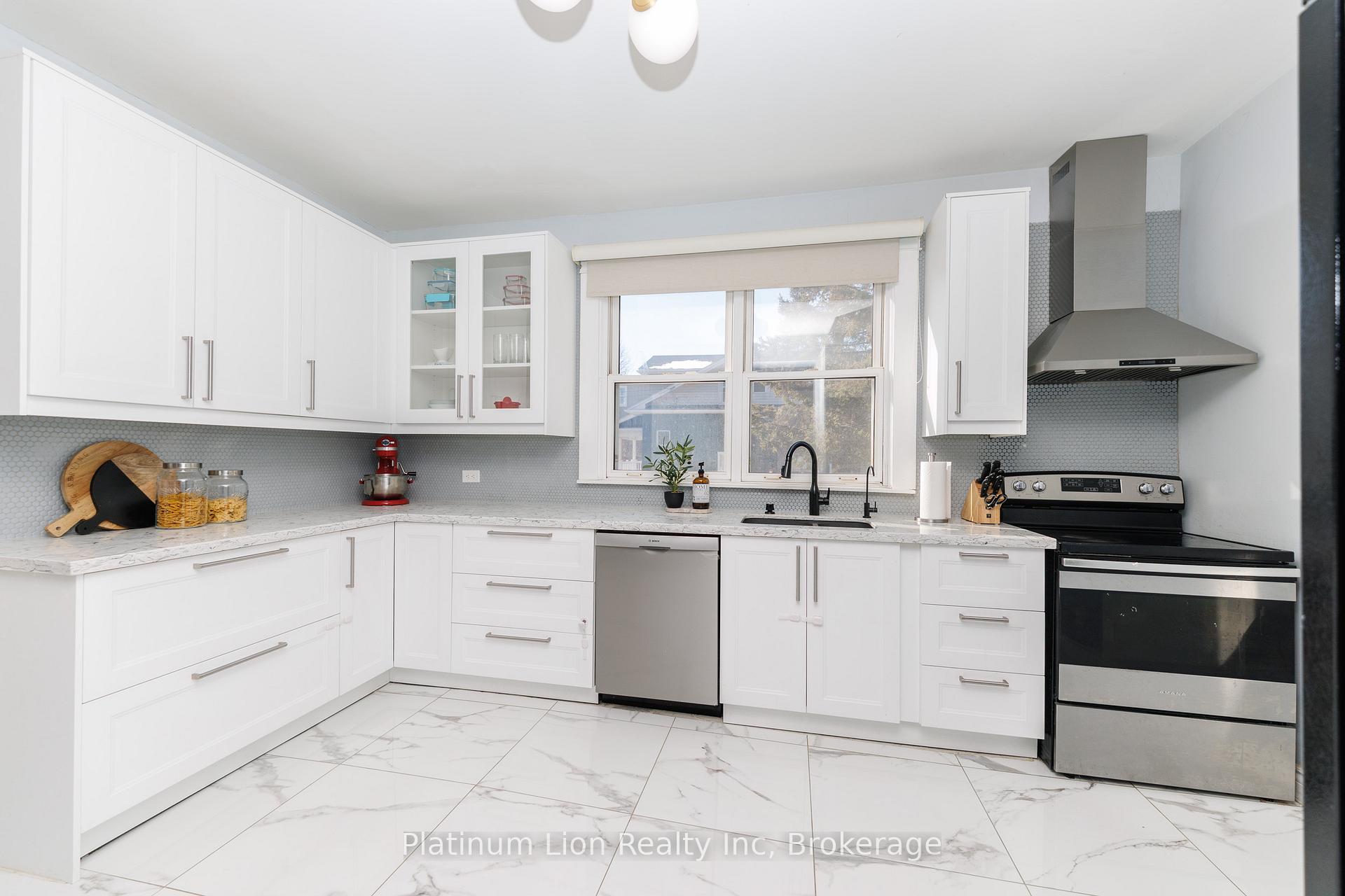 Photo 12 of 11 Fairview Road, Grimsby, Grimsby Beach — HOMEH
