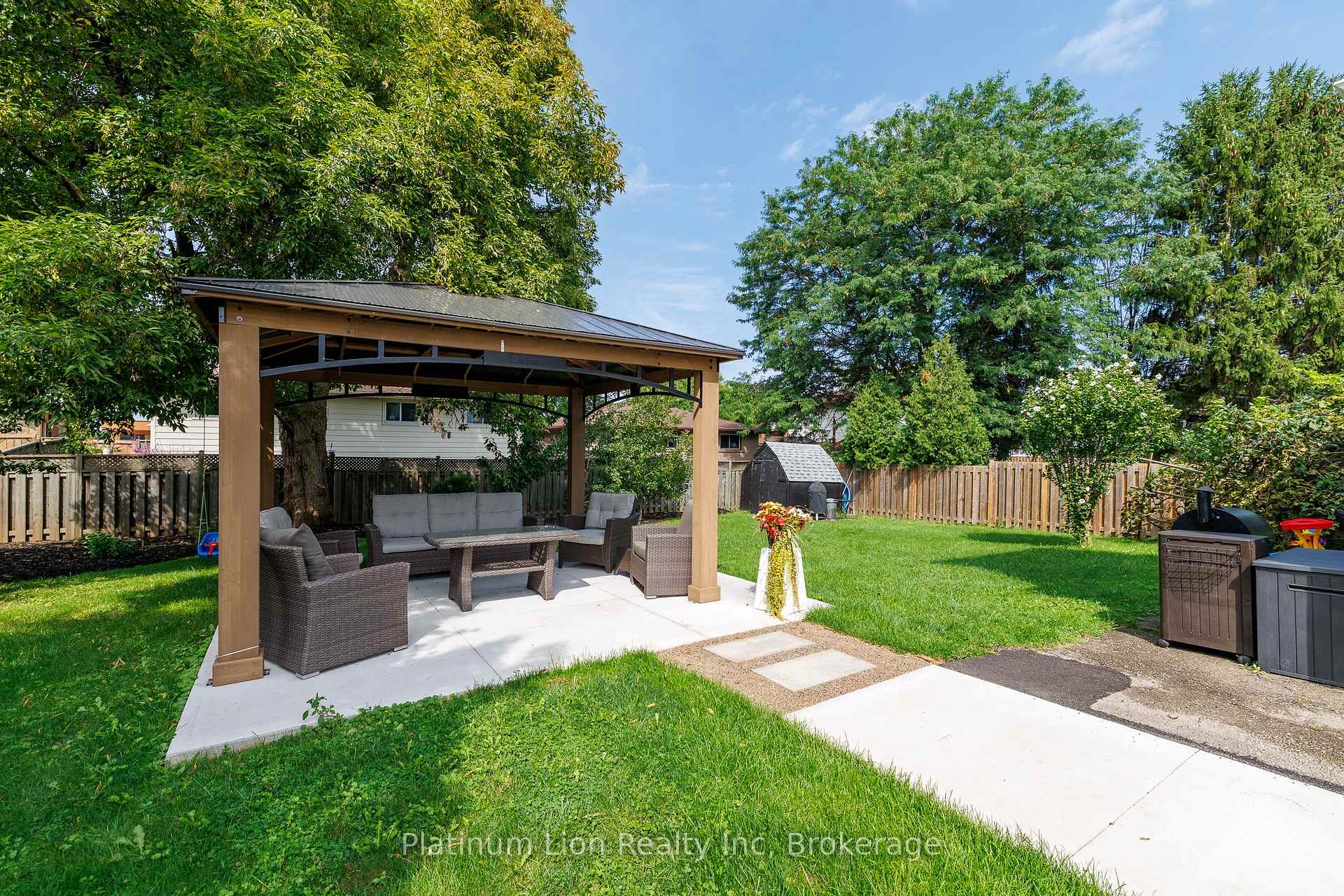 Photo 42 of 11 Fairview Road, Grimsby, Grimsby Beach — HOMEH