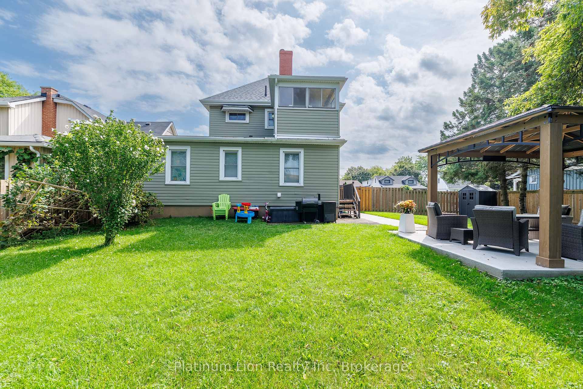 Photo 45 of 11 Fairview Road, Grimsby, Grimsby Beach — HOMEH