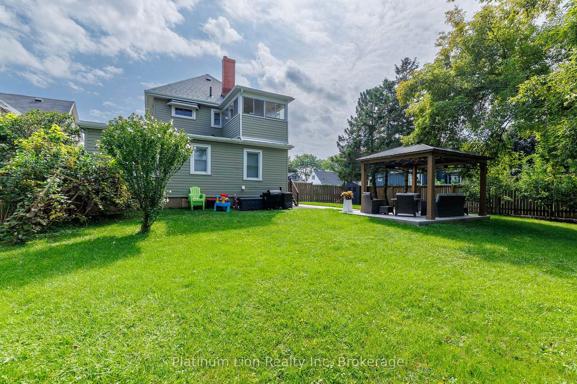 Photo 46 of 11 Fairview Road, Grimsby, Grimsby Beach — HOMEH